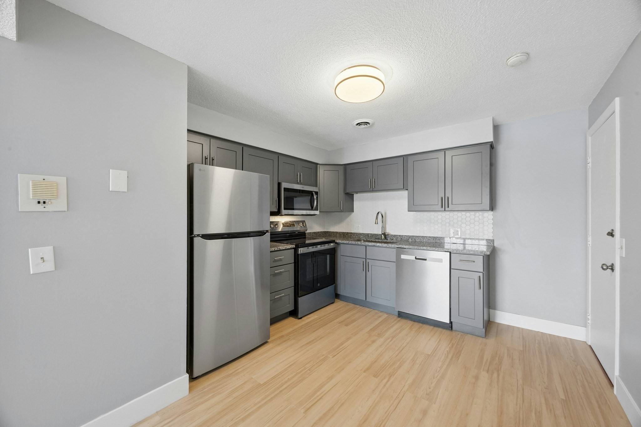 244 Mount Vernon St # 9 Property Photo 9