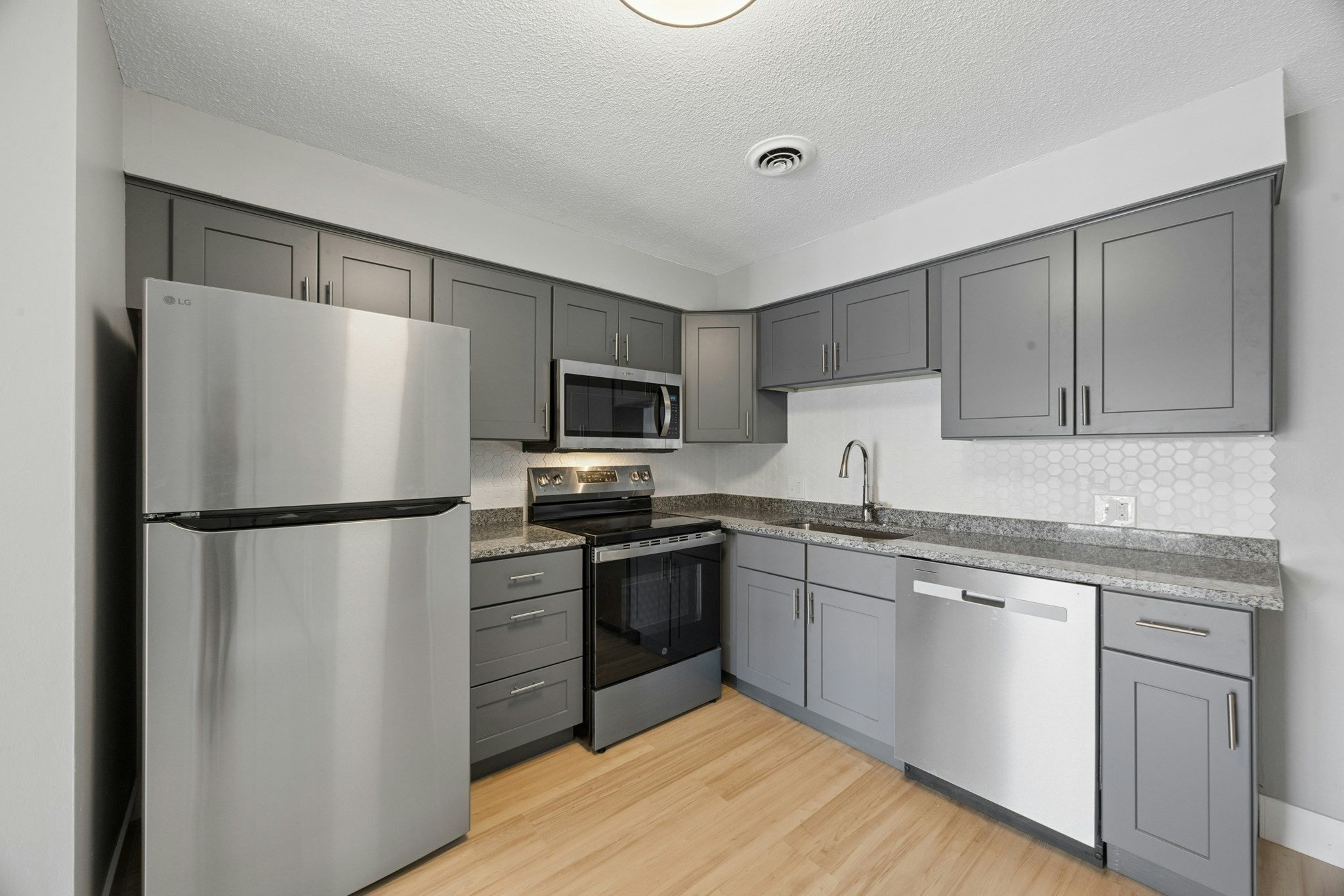 244 Mount Vernon St # 9 Property Photo 10