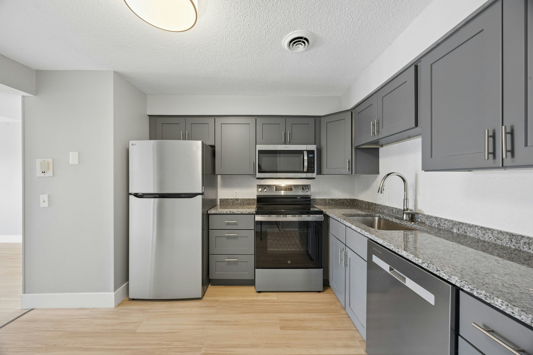 244 Mount Vernon St # 9 Property Photo 13