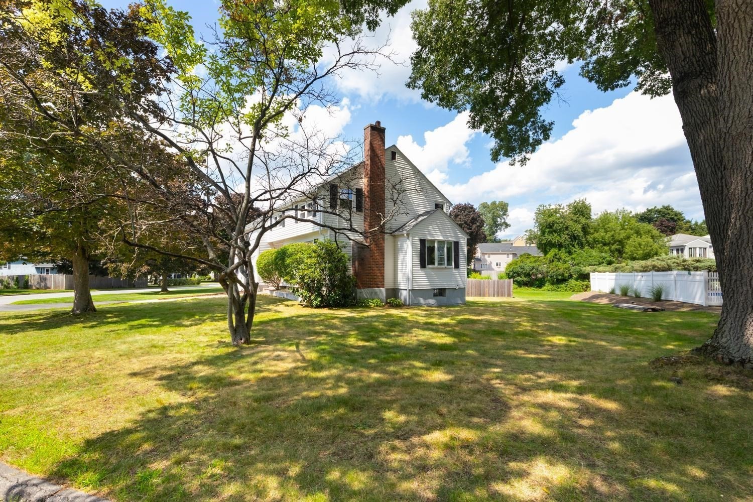 4 Mayflower Property Photo 3