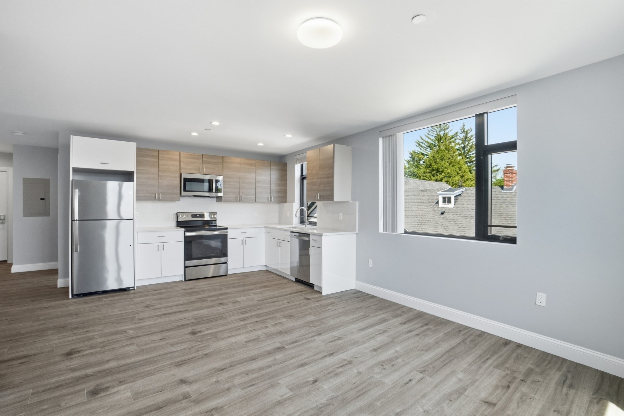632 Centre St # 304 Property Photo 1
