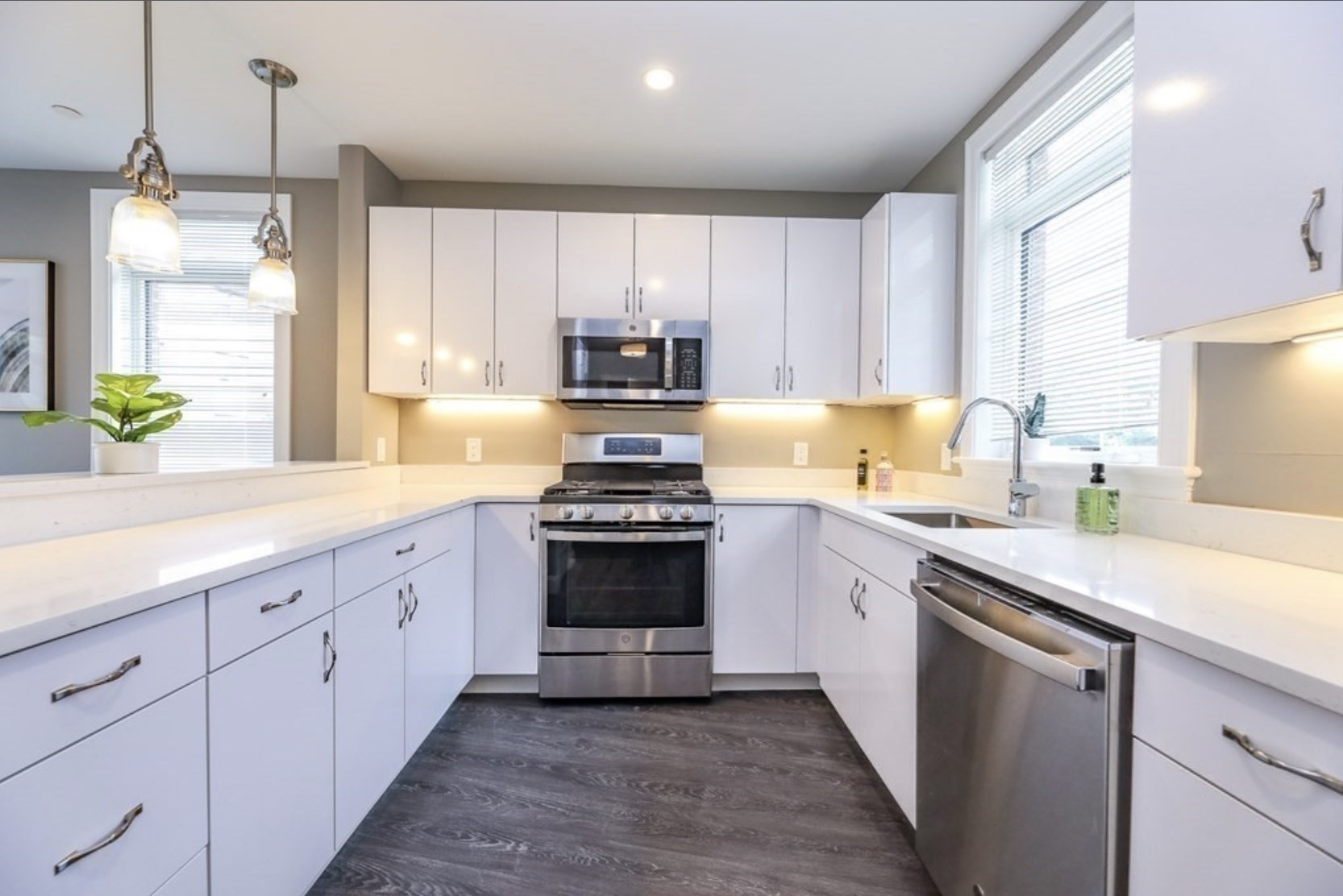4945 Washington # 107 Property Photo 1