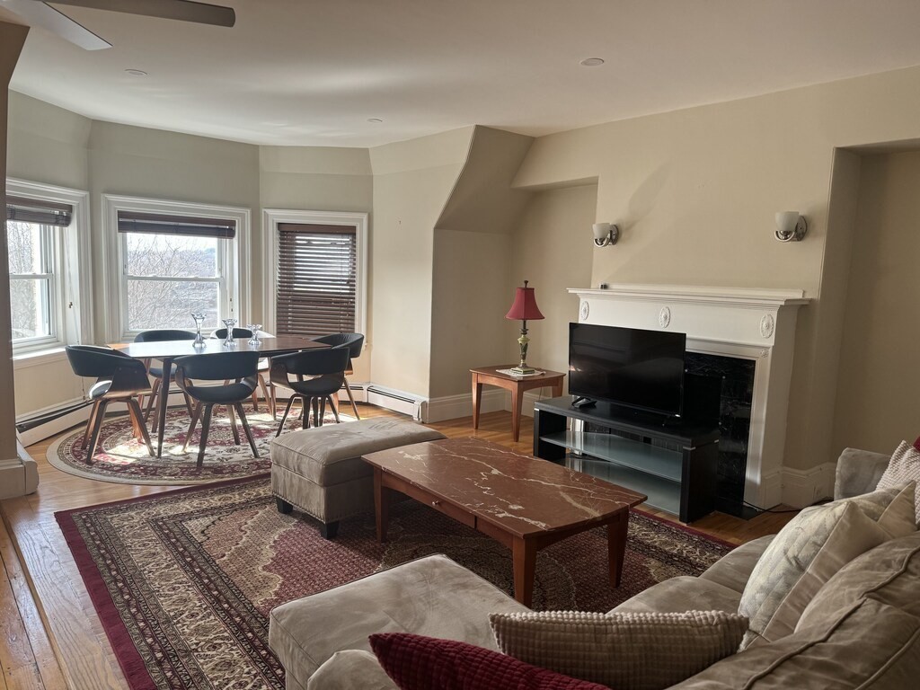 318 Tappan Property Photo 1