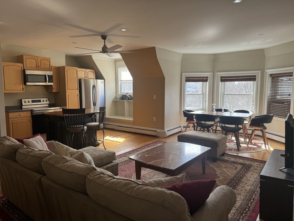 318 Tappan Property Photo 4