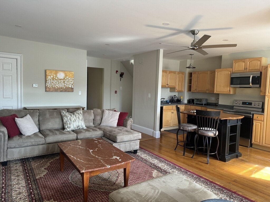 318 Tappan Property Photo 5