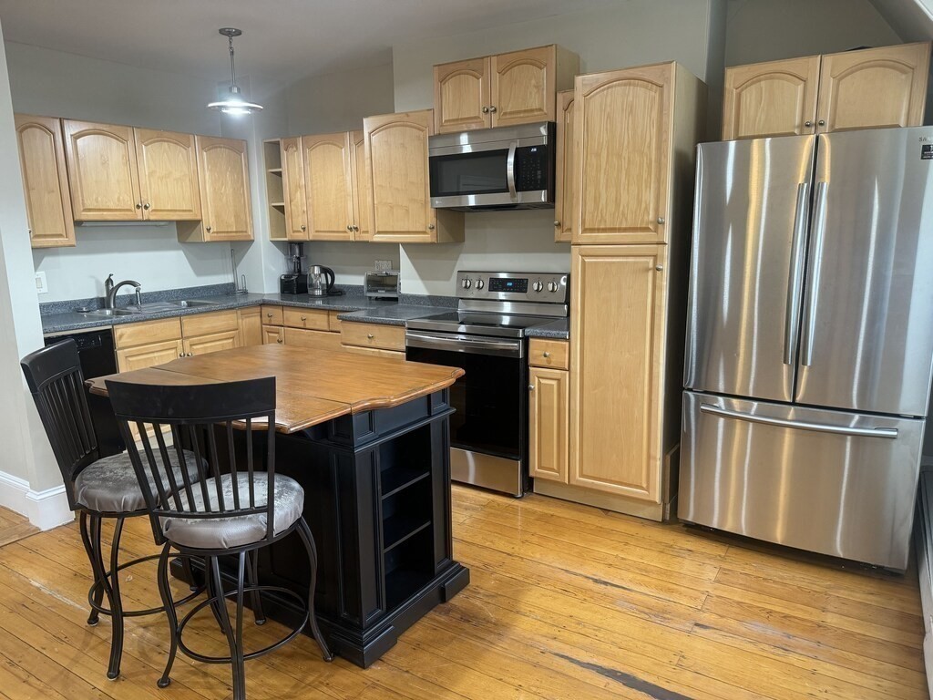 318 Tappan Property Photo 7