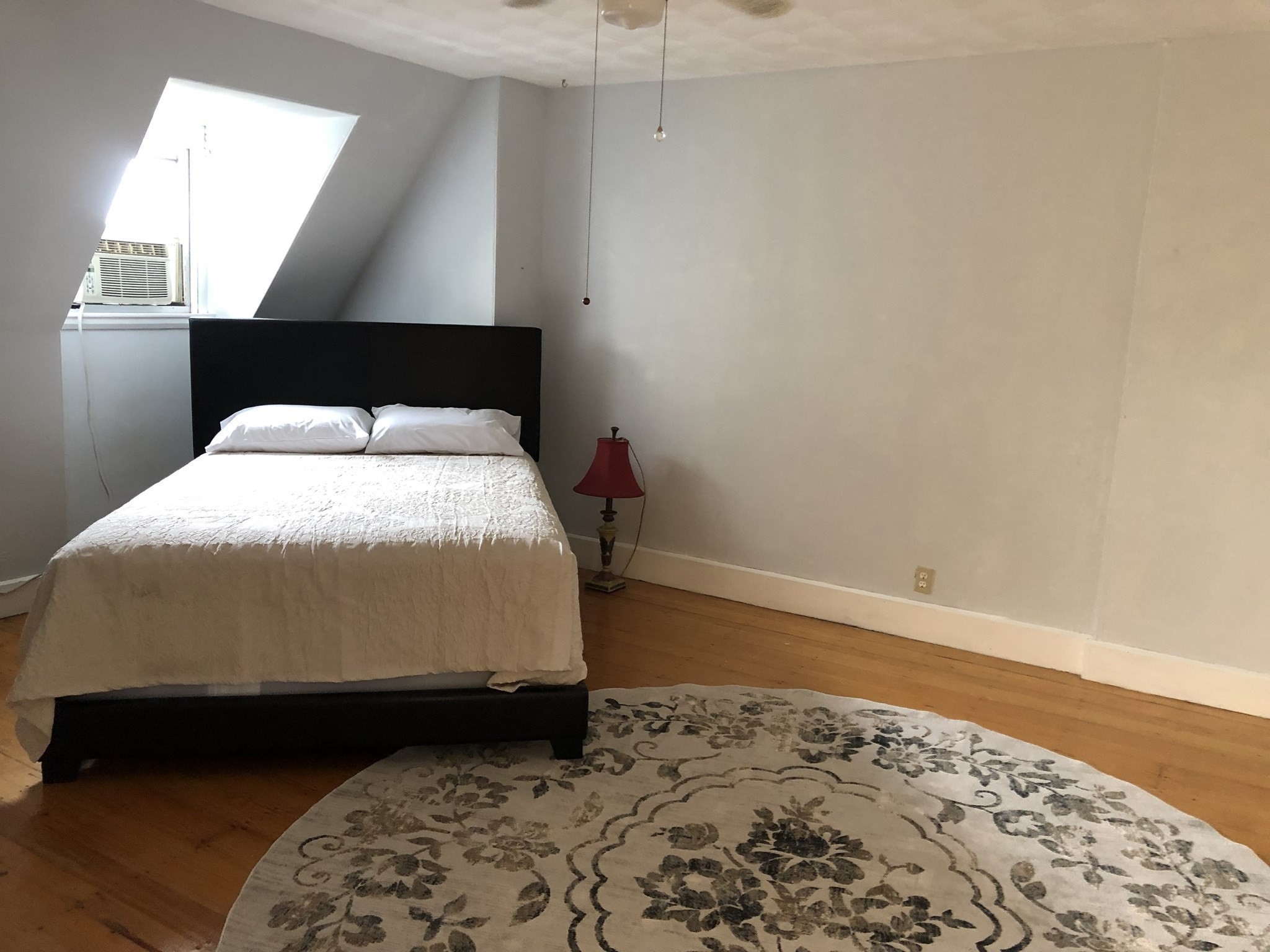 318 Tappan Property Photo 10