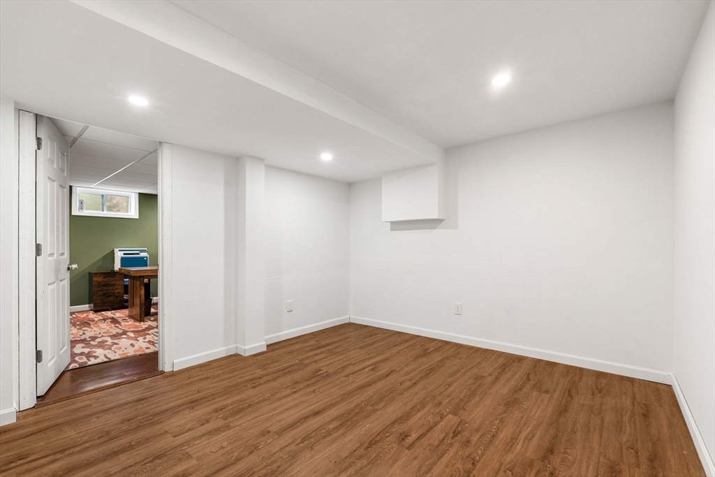 7 Village Green Drive # 7 Property Photo 20