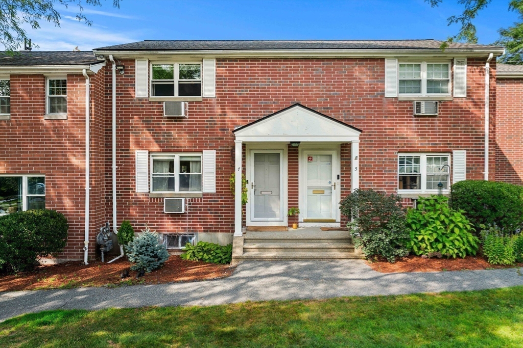 7 Village Green Drive # 7 Property Photo 23
