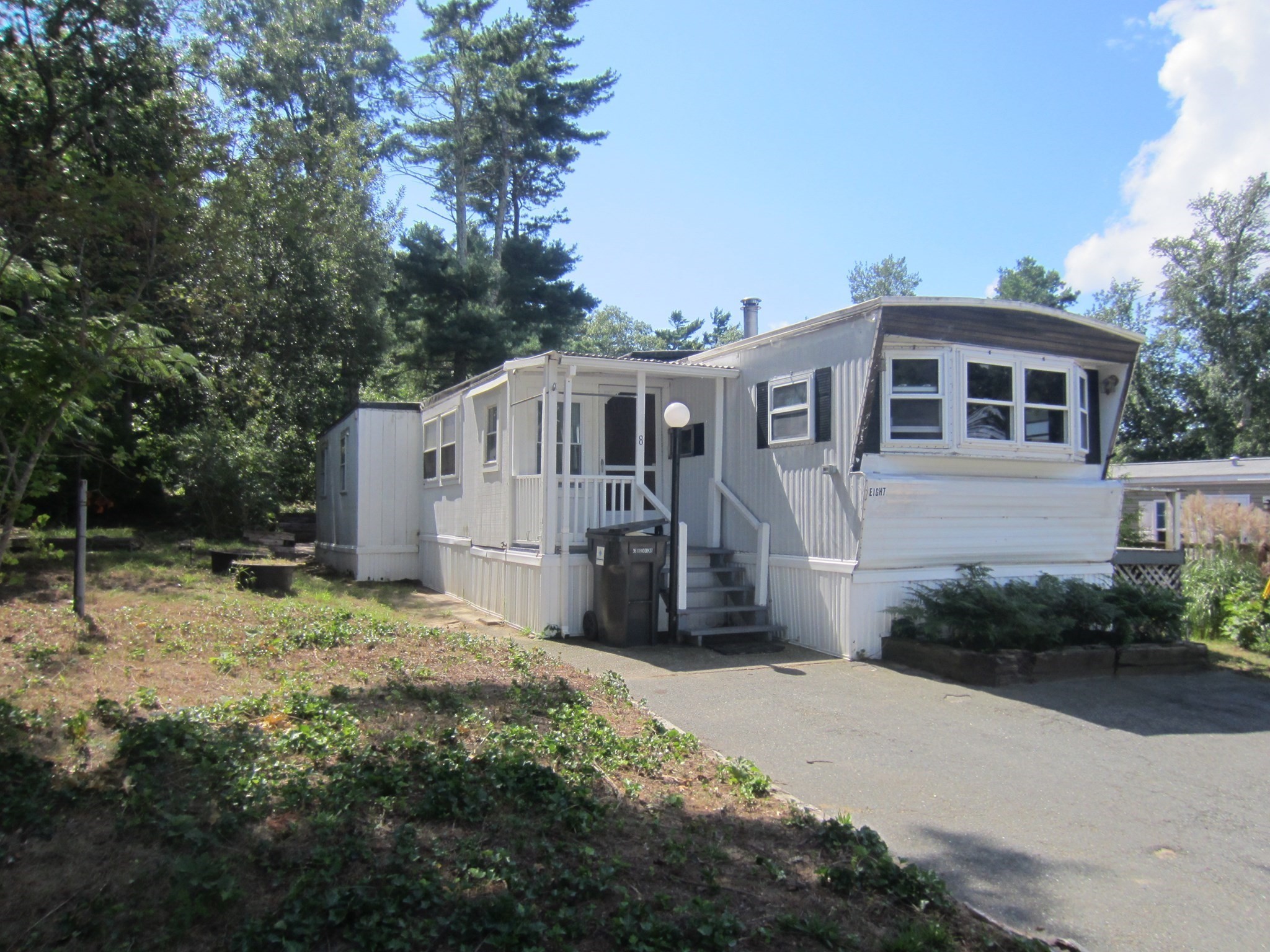 8 Kristen Ln Property Photo 1