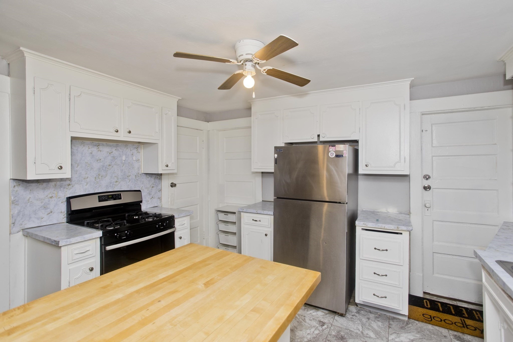 104 Narragansett St Property Photo 12