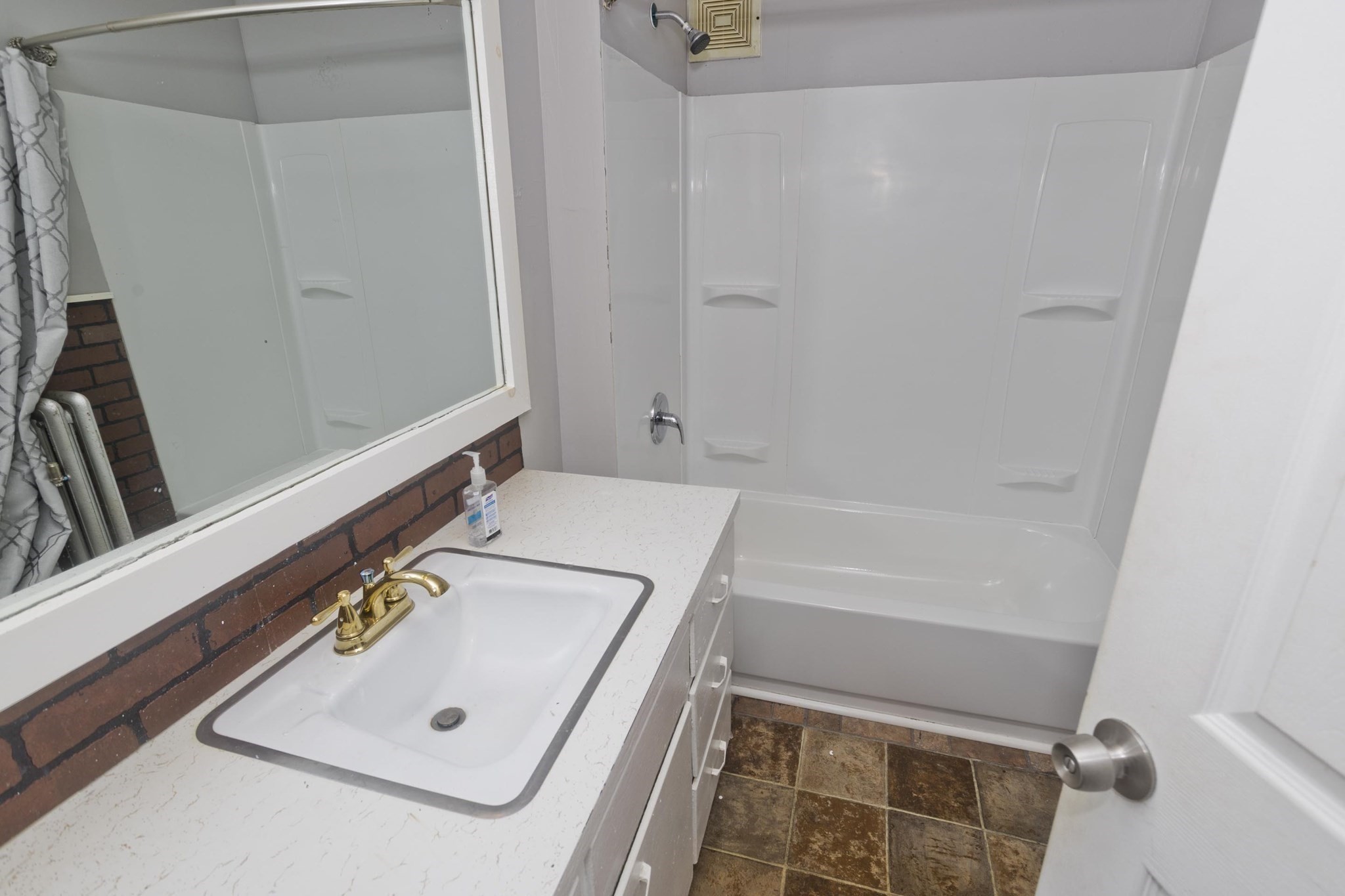 104 Narragansett St Property Photo 20