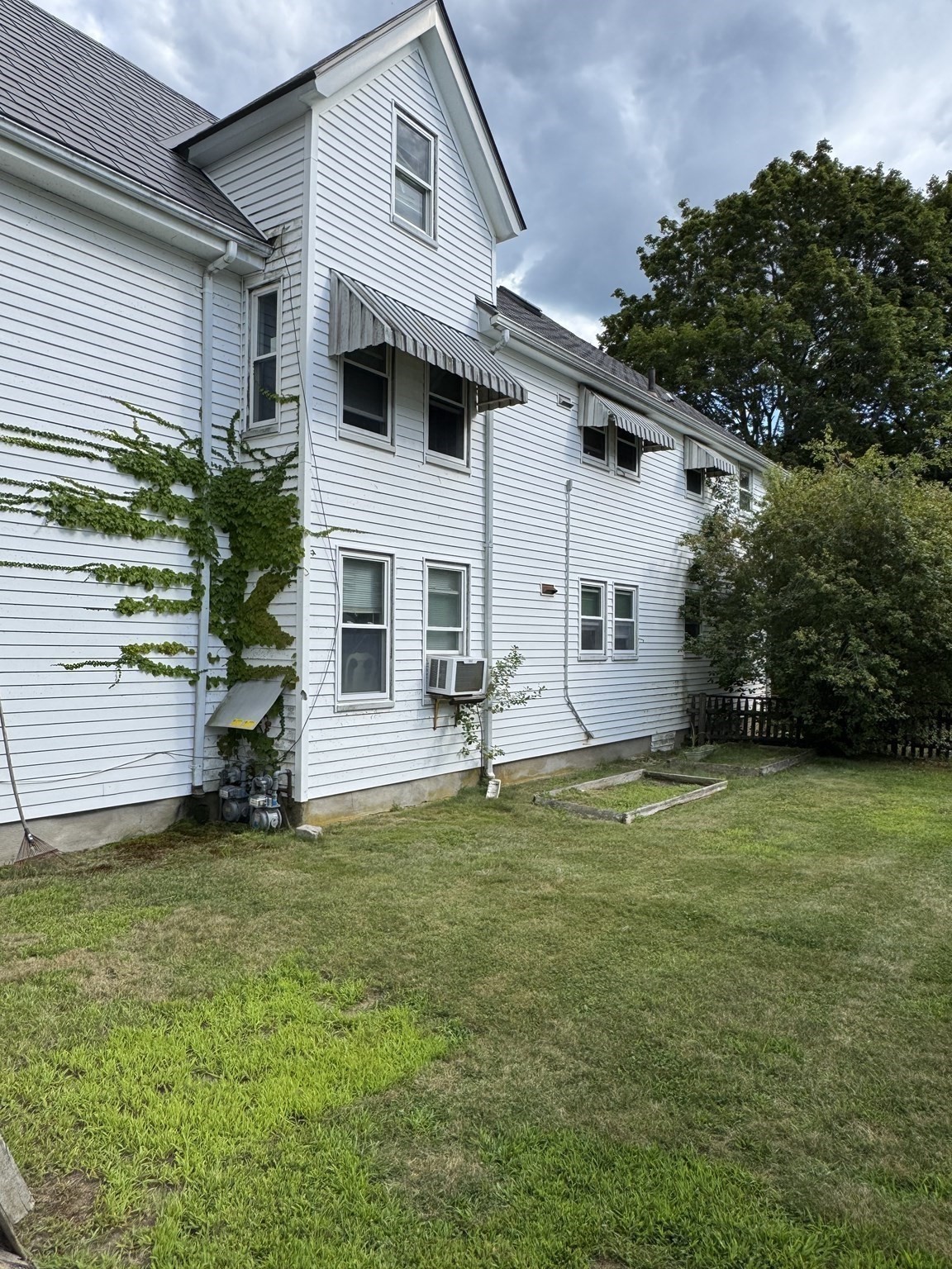 33 E Chestnut St Property Photo 9