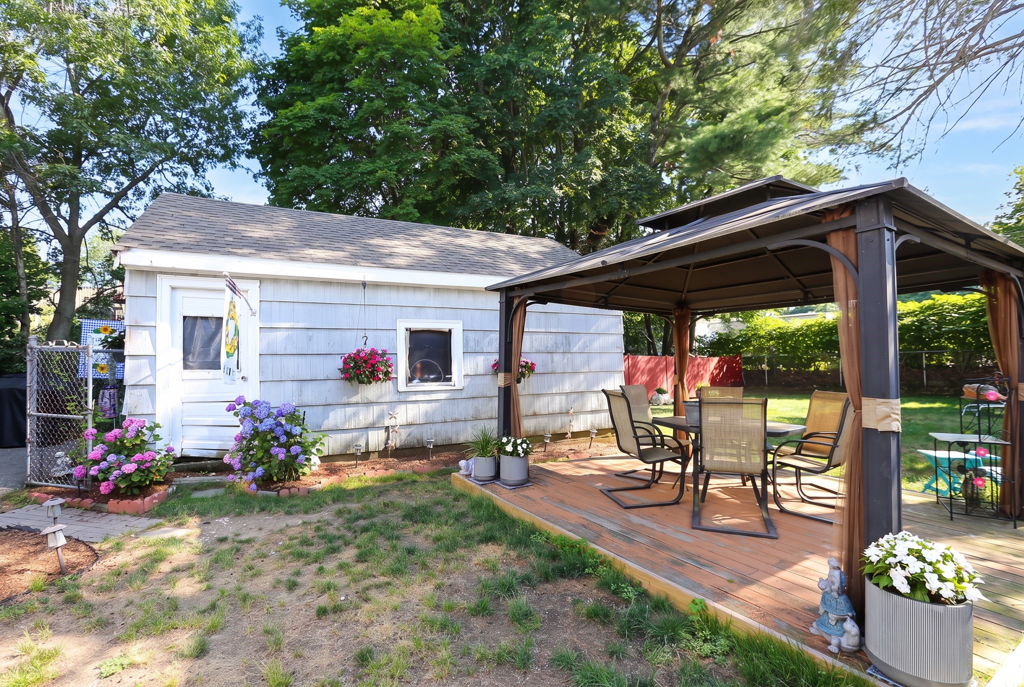 126 Intervale St Property Photo 3