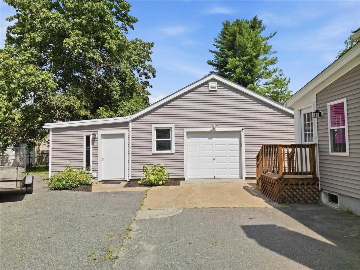 246 Thurber Ave Property Photo 4
