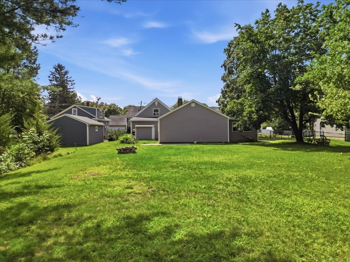 246 Thurber Ave Property Photo 14