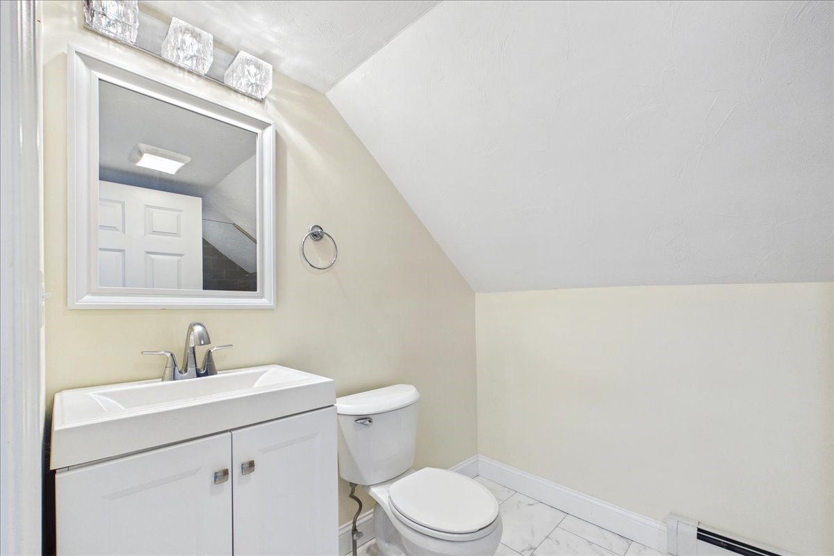 246 Thurber Ave Property Photo 36