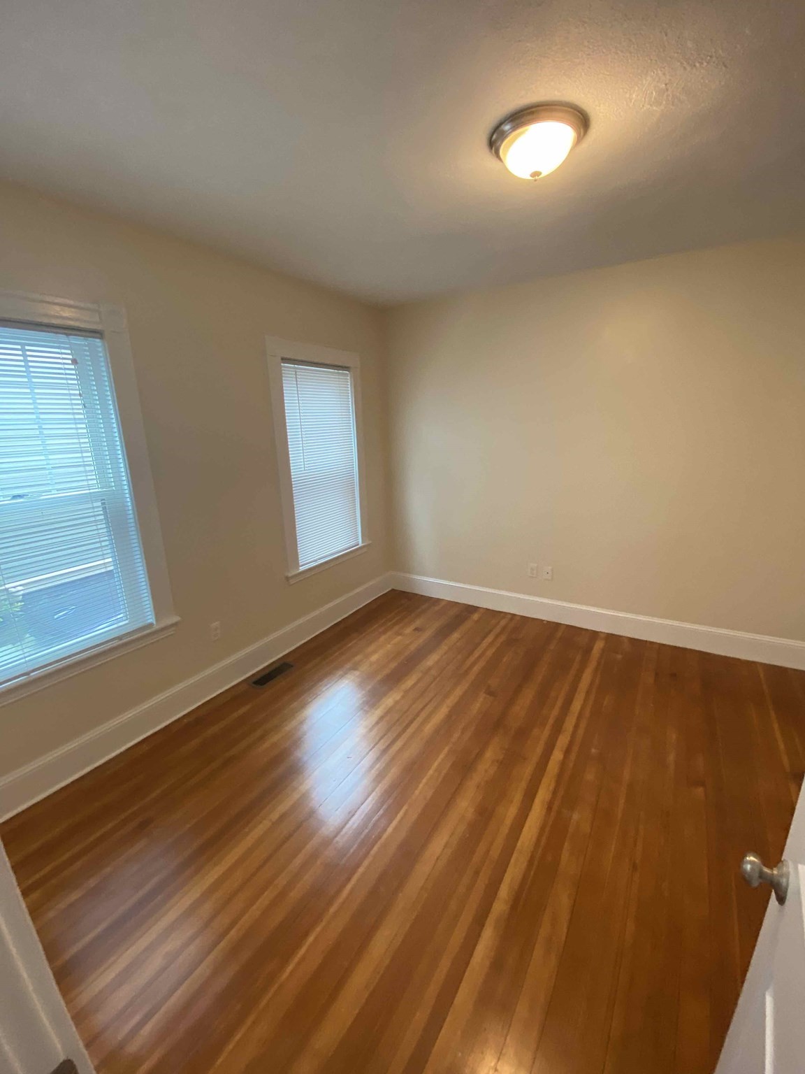 55 Simpson # 1 Property Photo 10