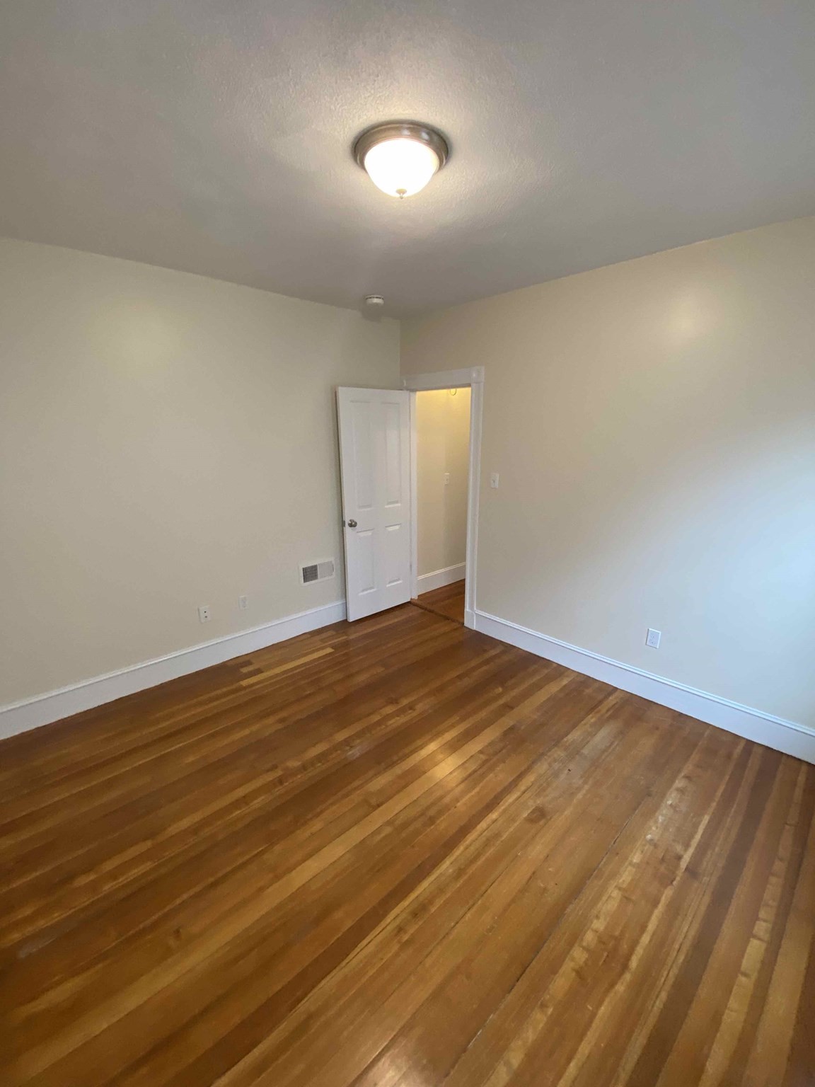 55 Simpson # 1 Property Photo 14
