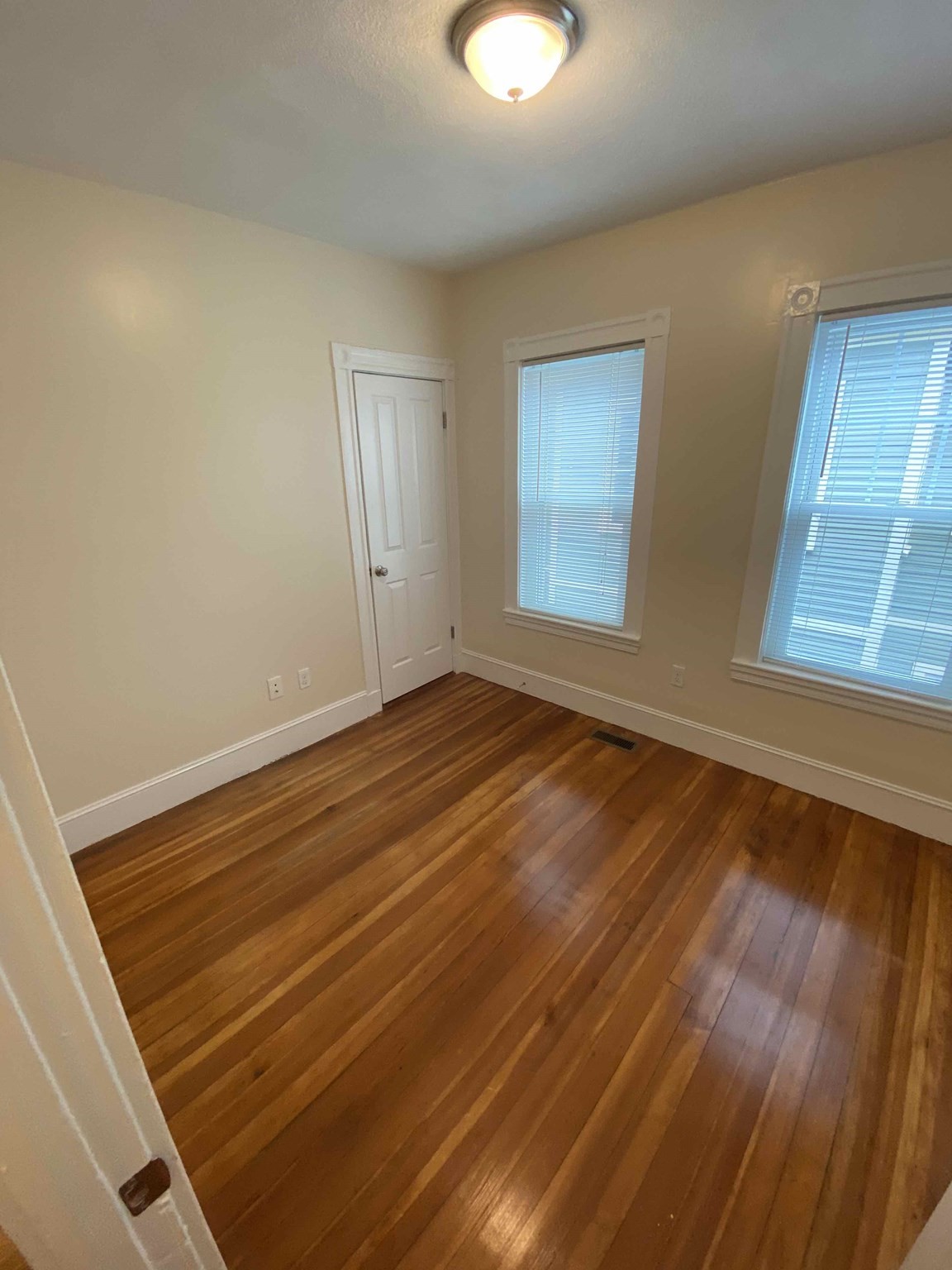 55 Simpson # 1 Property Photo 15