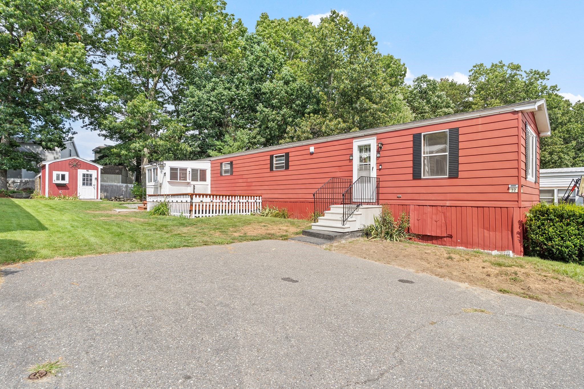 32 Kevork Ave Property Photo 3