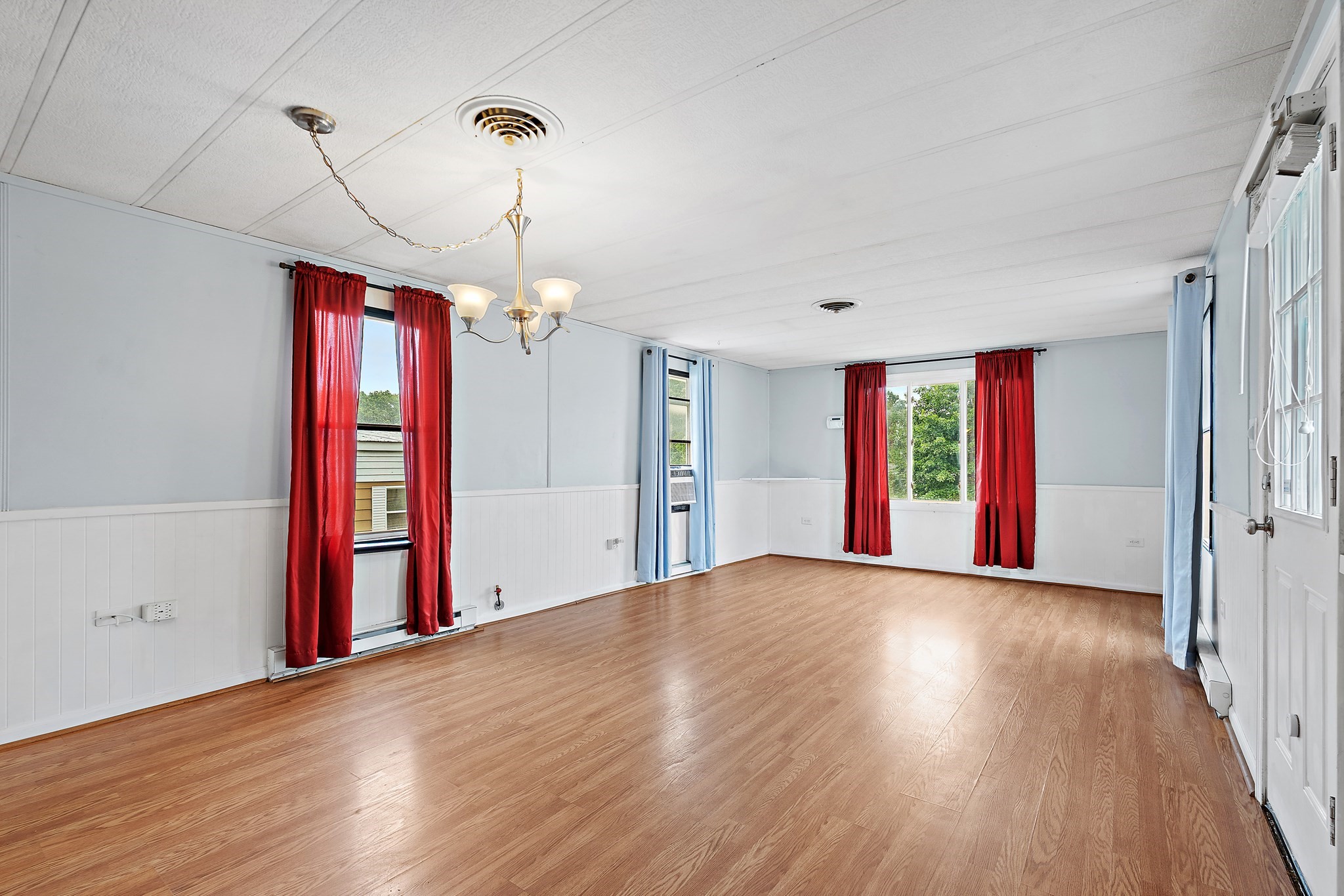 32 Kevork Ave Property Photo 5