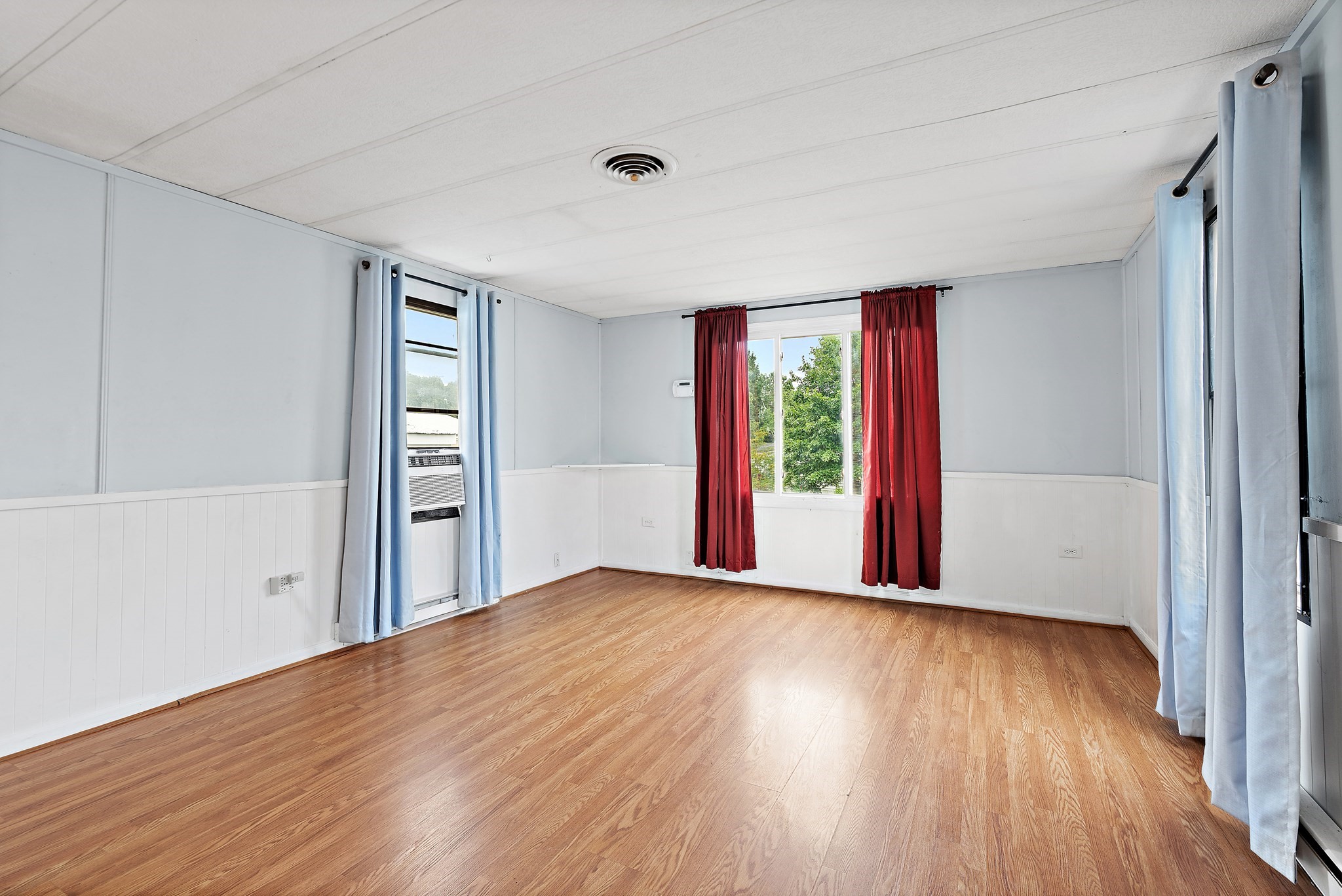 32 Kevork Ave Property Photo 6