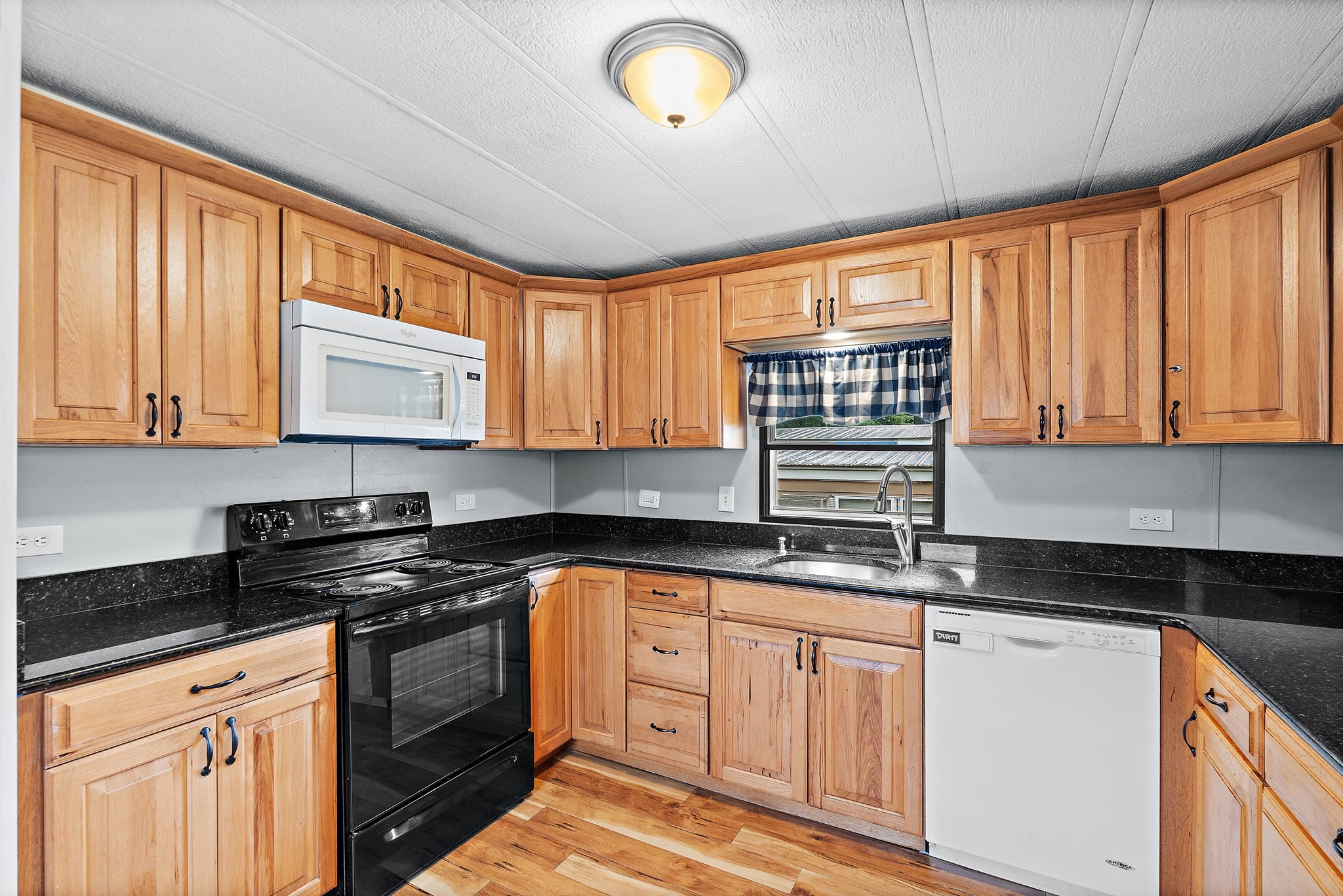 32 Kevork Ave Property Photo 10