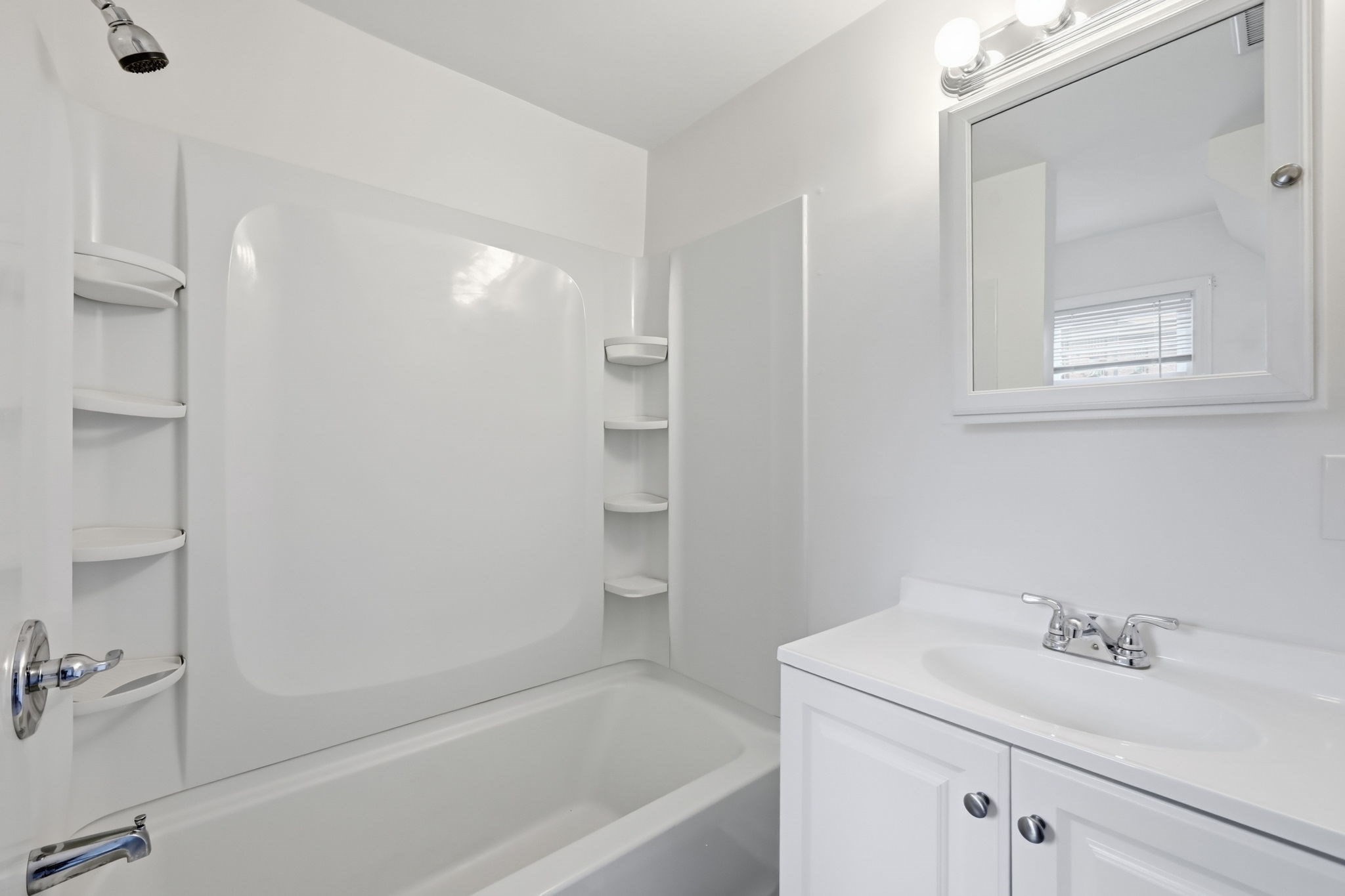 5 Noble Ave Property Photo 11