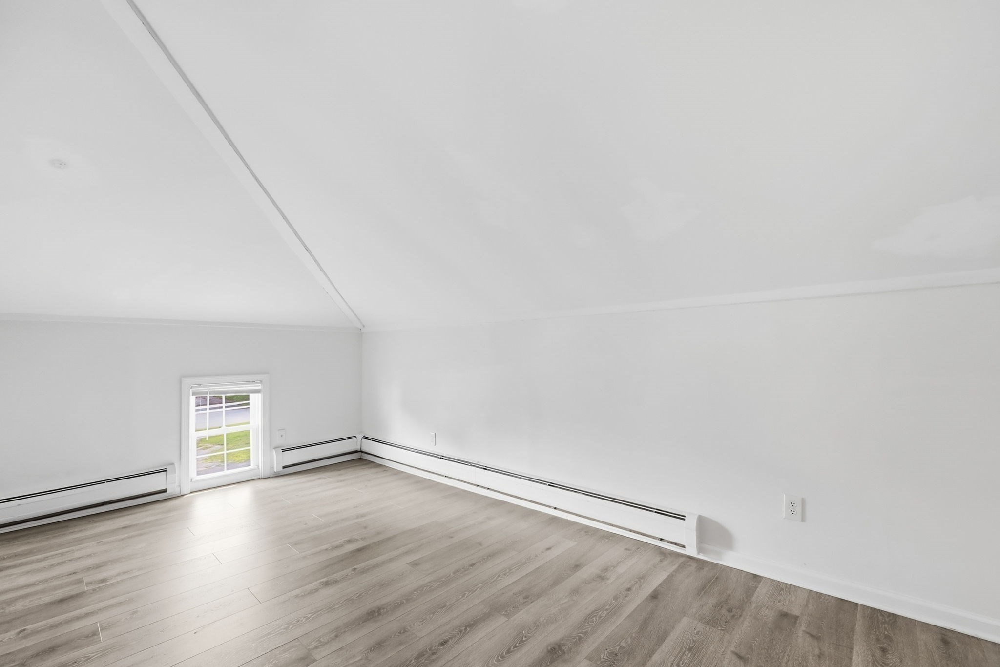 5 Noble Ave Property Photo 14
