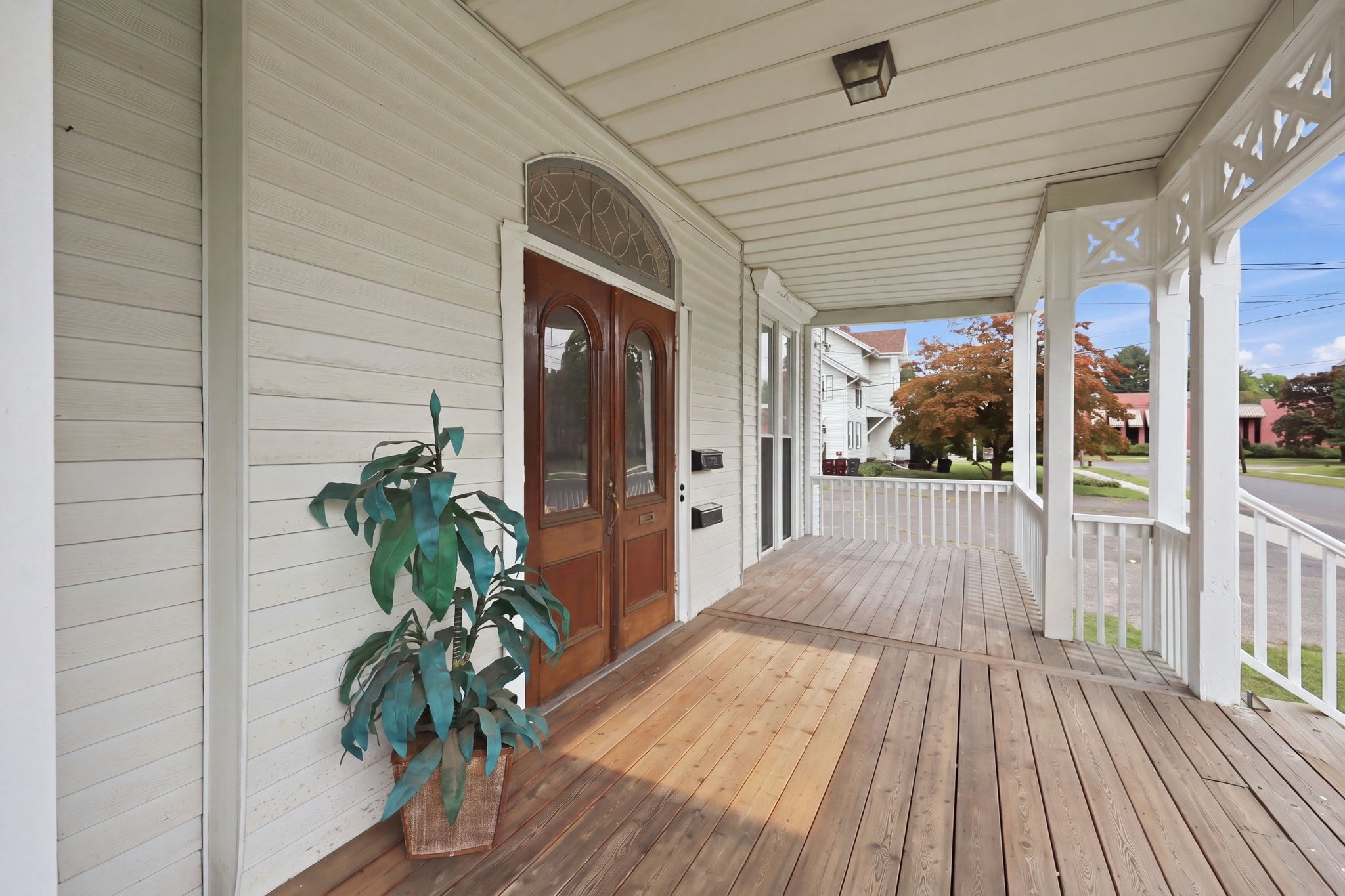 5 Noble Ave Property Photo 17