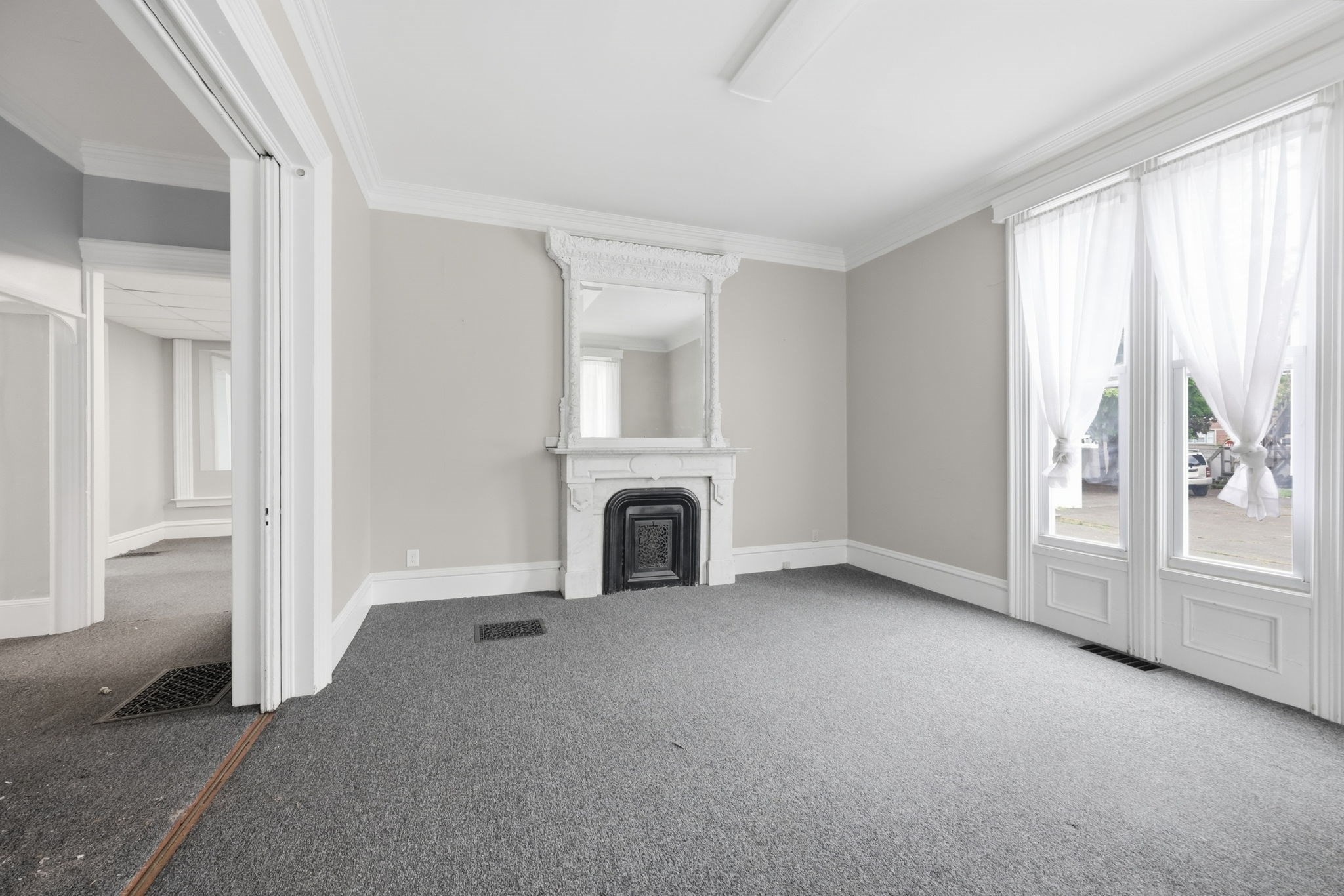 5 Noble Ave Property Photo 18
