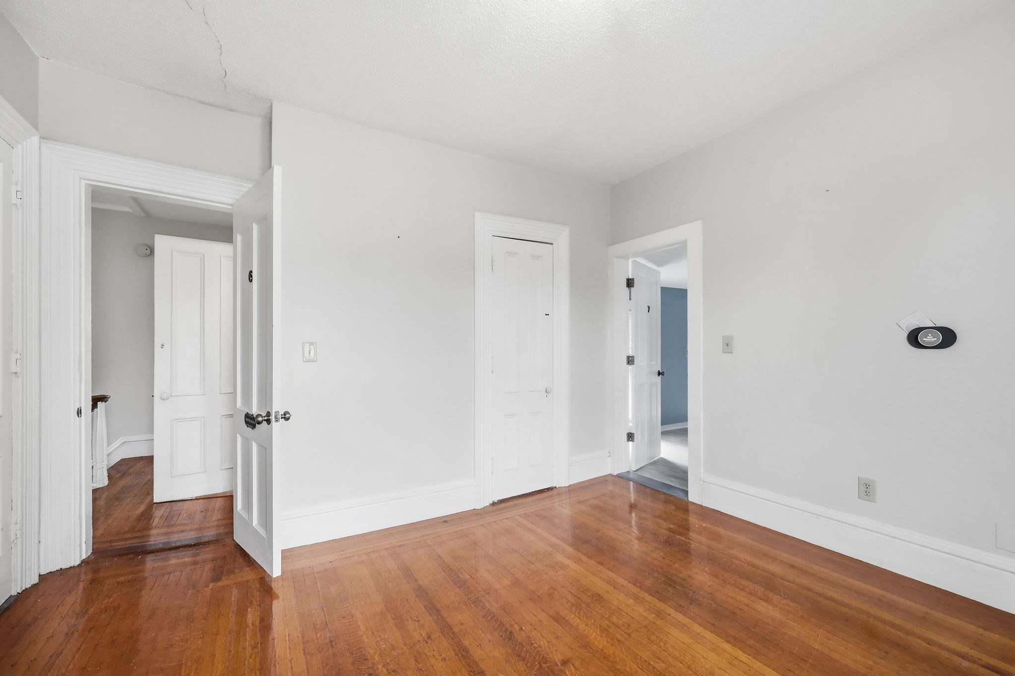 5 Noble Ave Property Photo 36