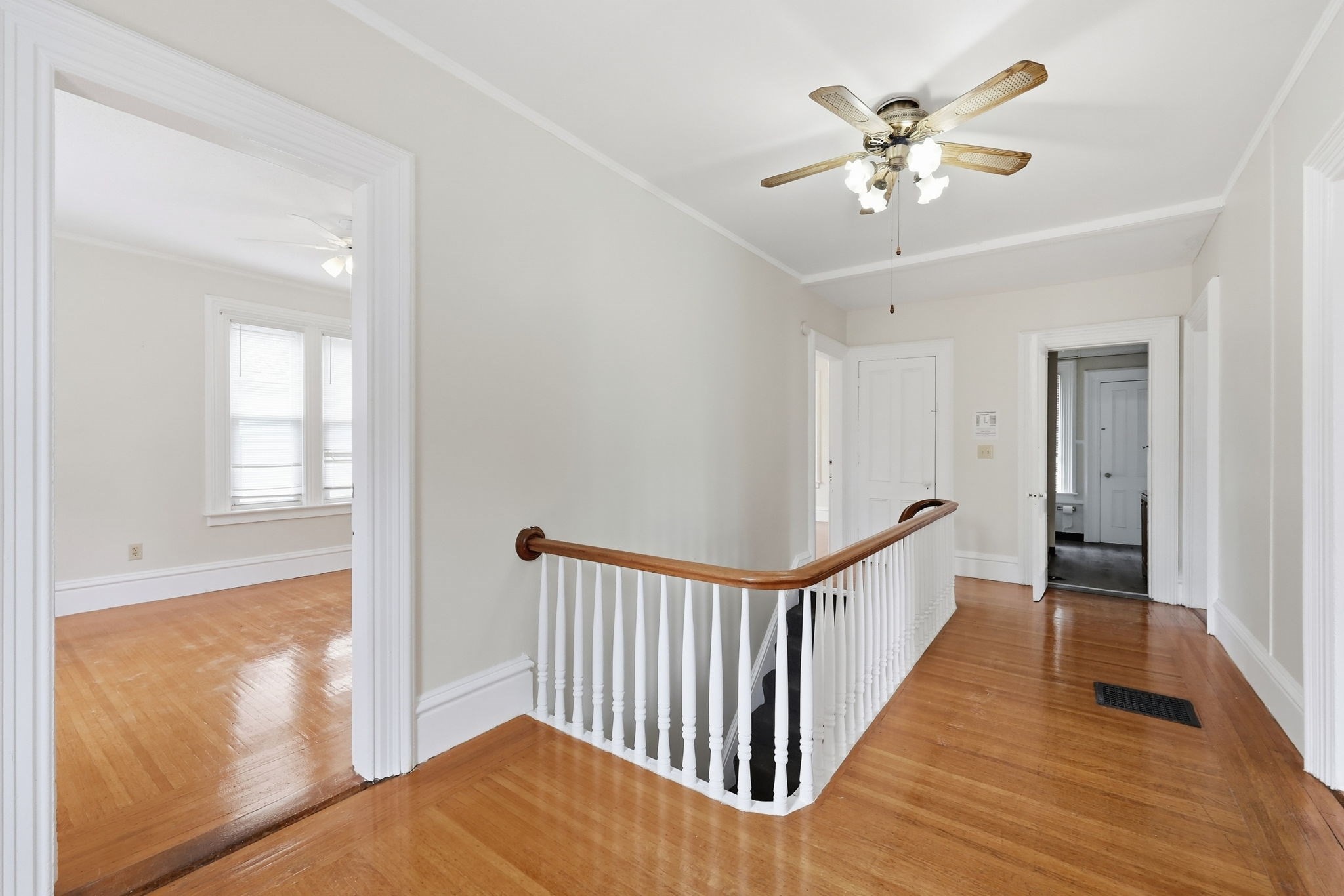 5 Noble Ave Property Photo 40