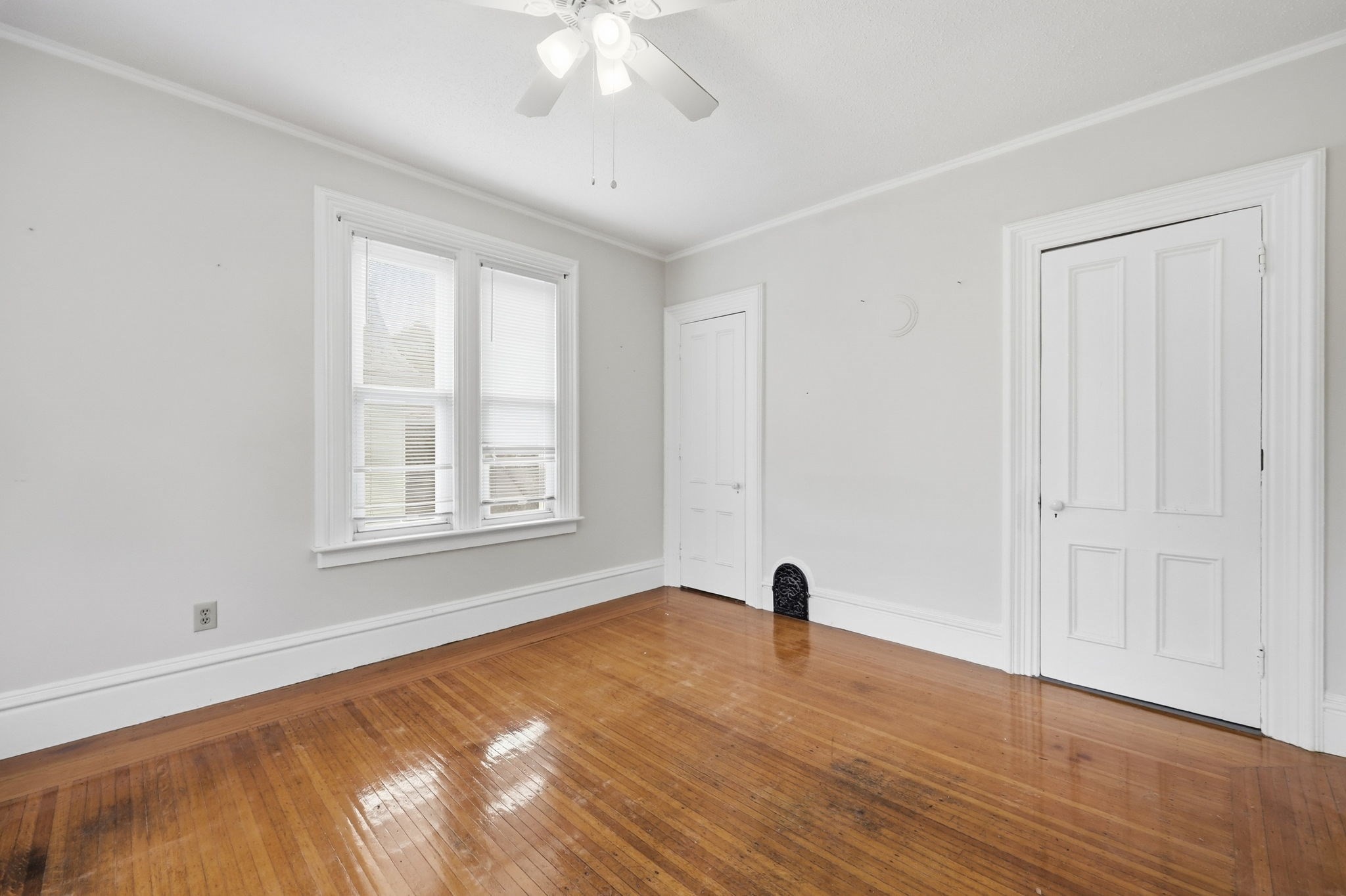 5 Noble Ave Property Photo 41