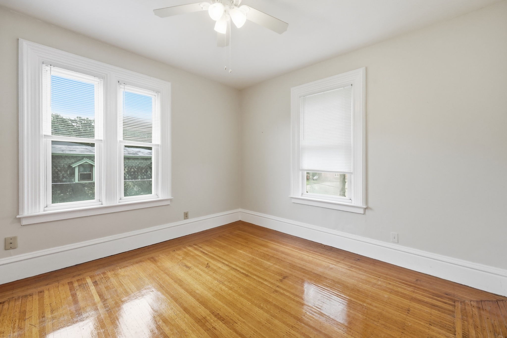 5 Noble Ave Property Photo 42