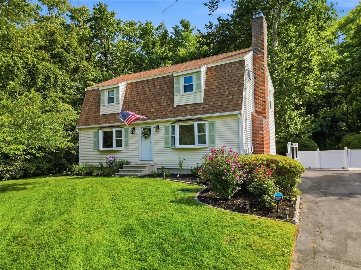 77 Briar Rd Property Photo 1