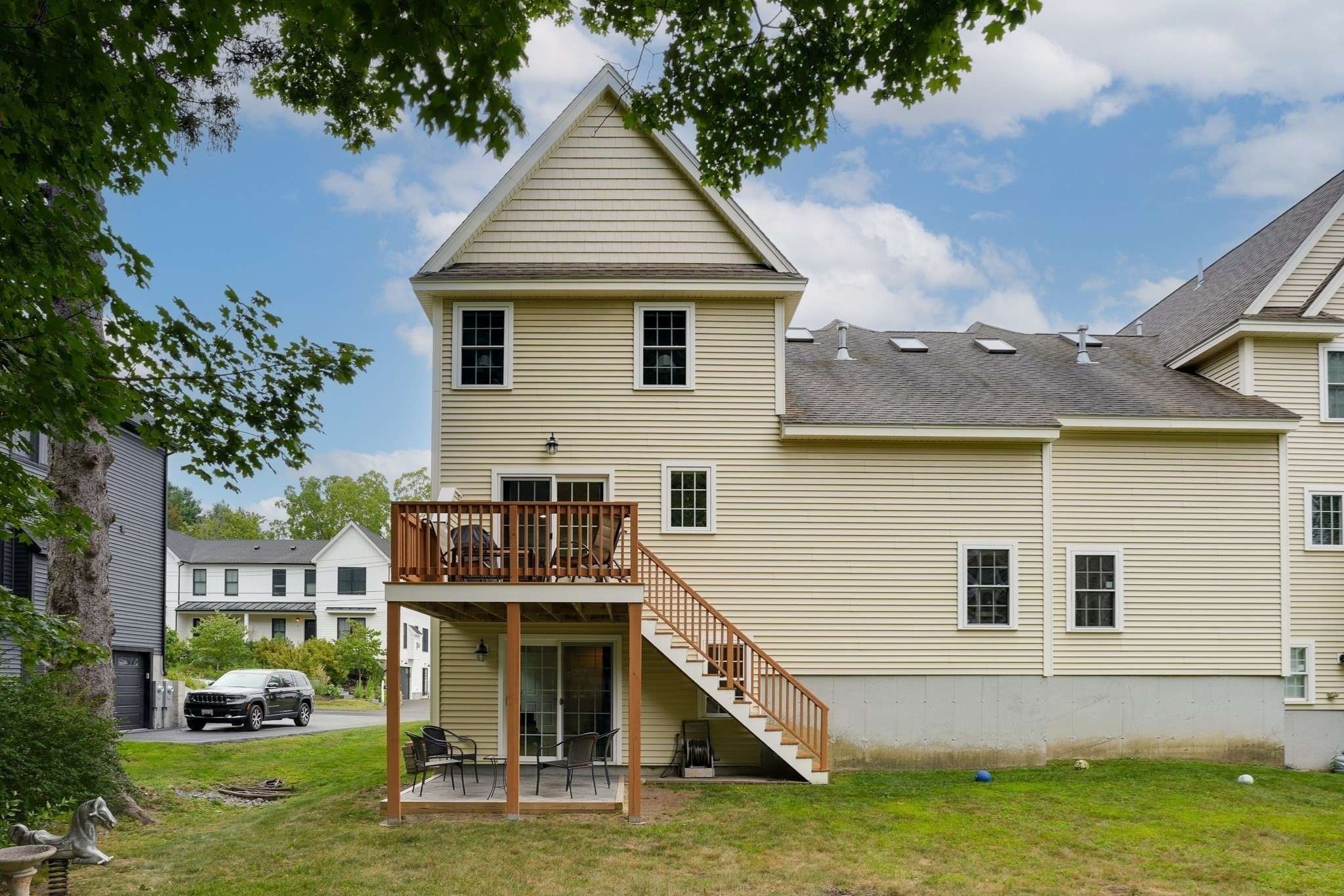 4 N Pleasant St # 4 Property Photo 4
