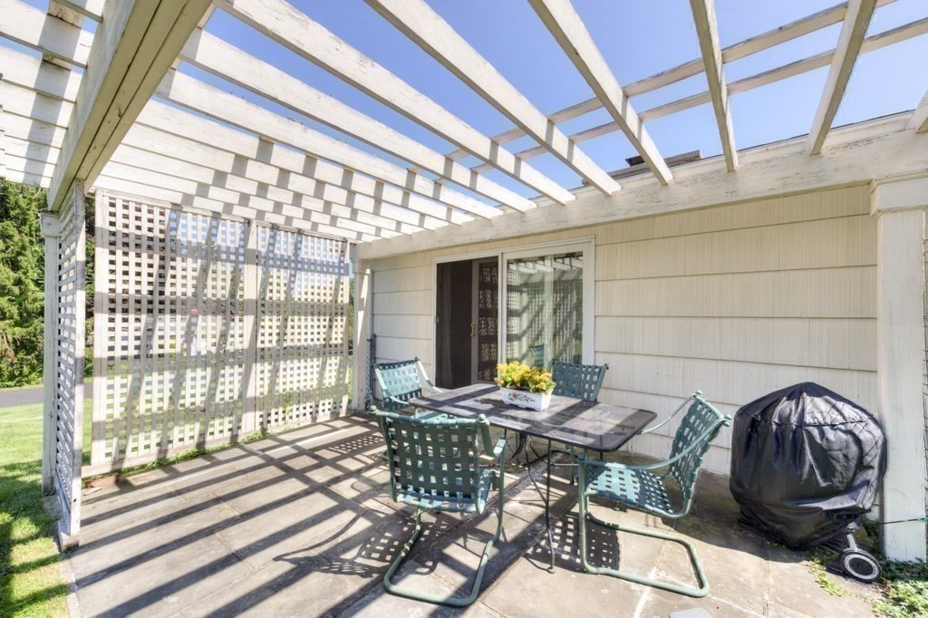 6 Burtenmar Circle Property Photo 8