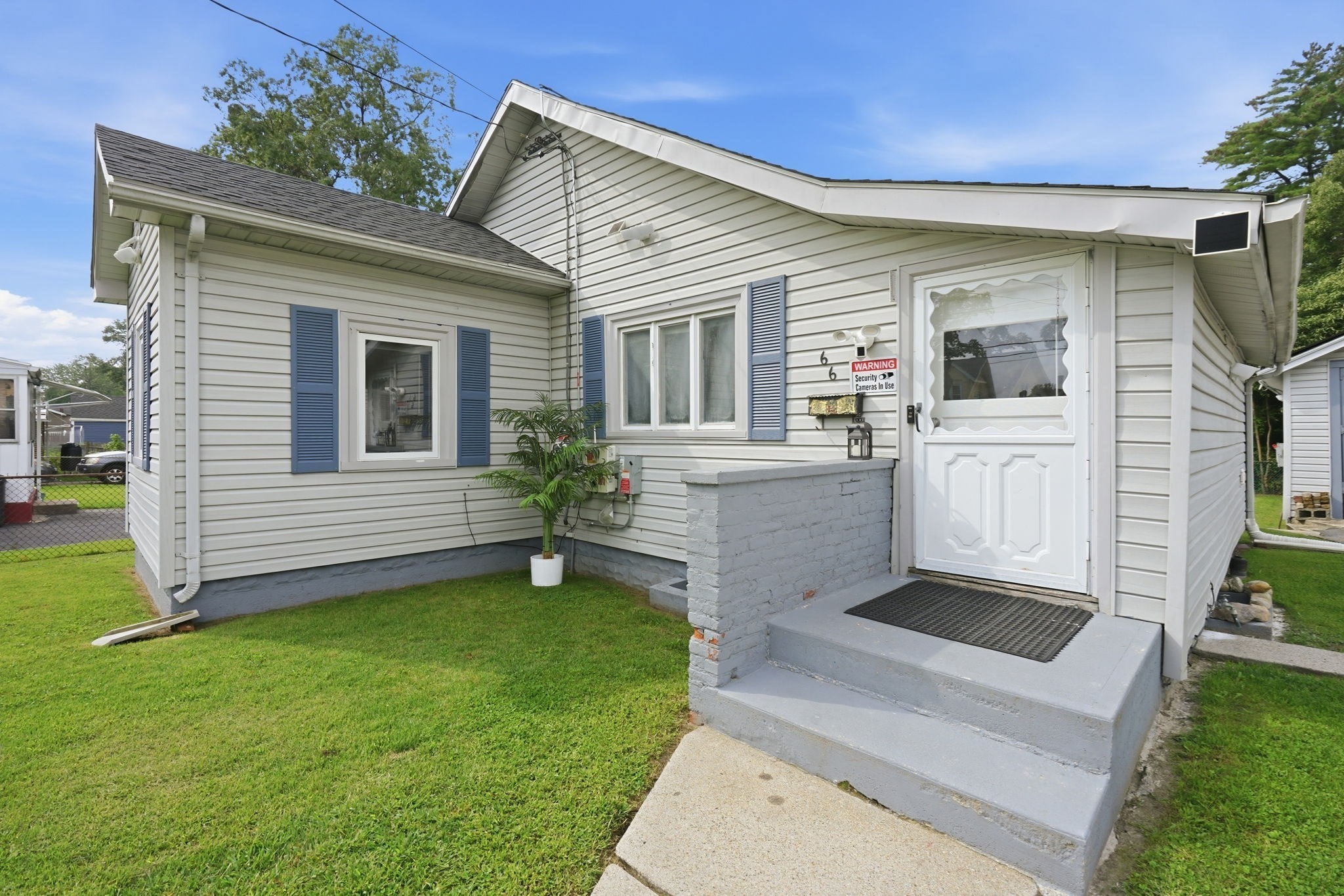 66 Upland Property Photo 4