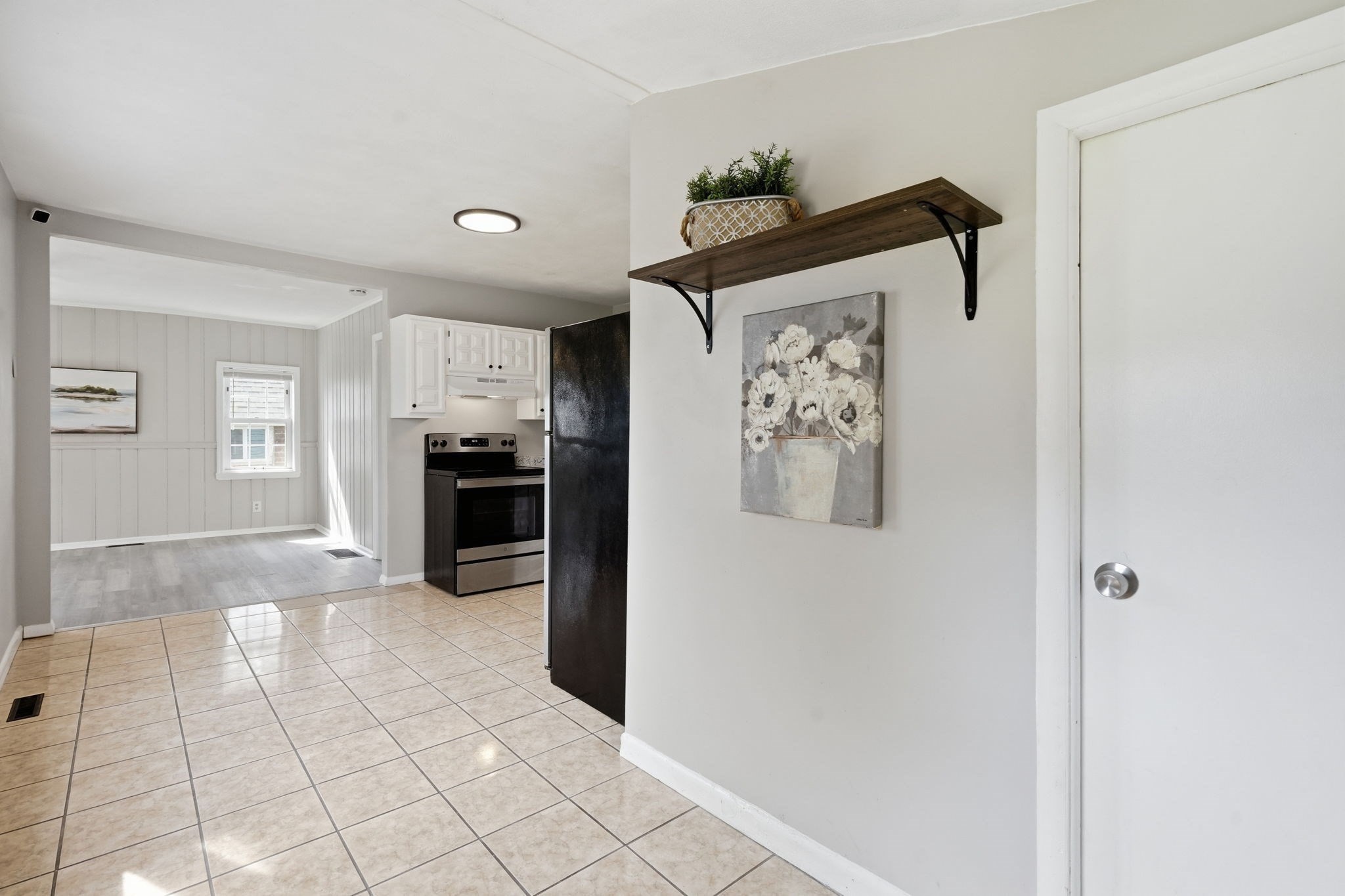 66 Upland Property Photo 6