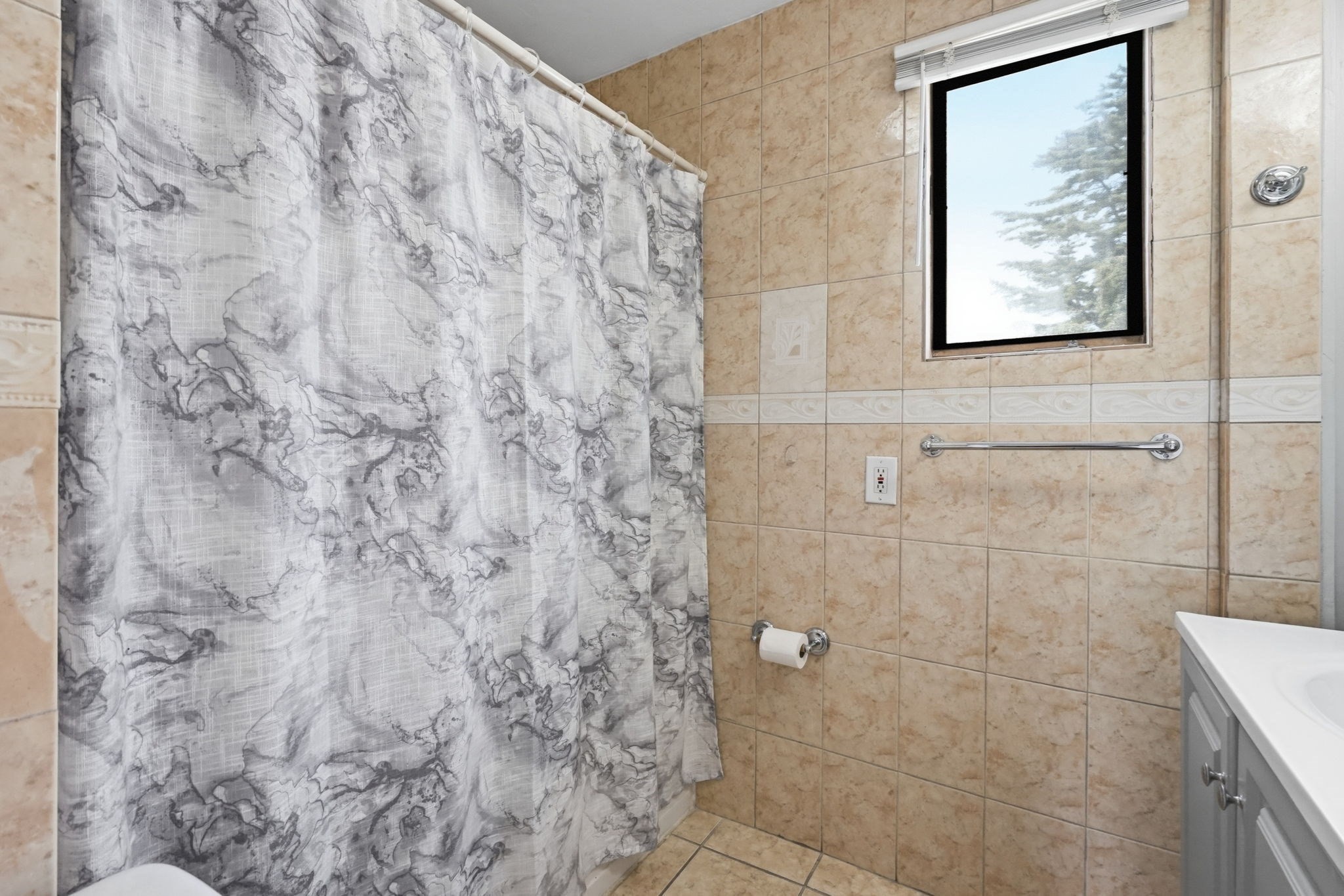 66 Upland Property Photo 11