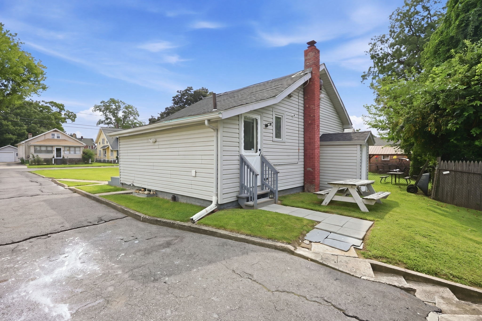 66 Upland Property Photo 30