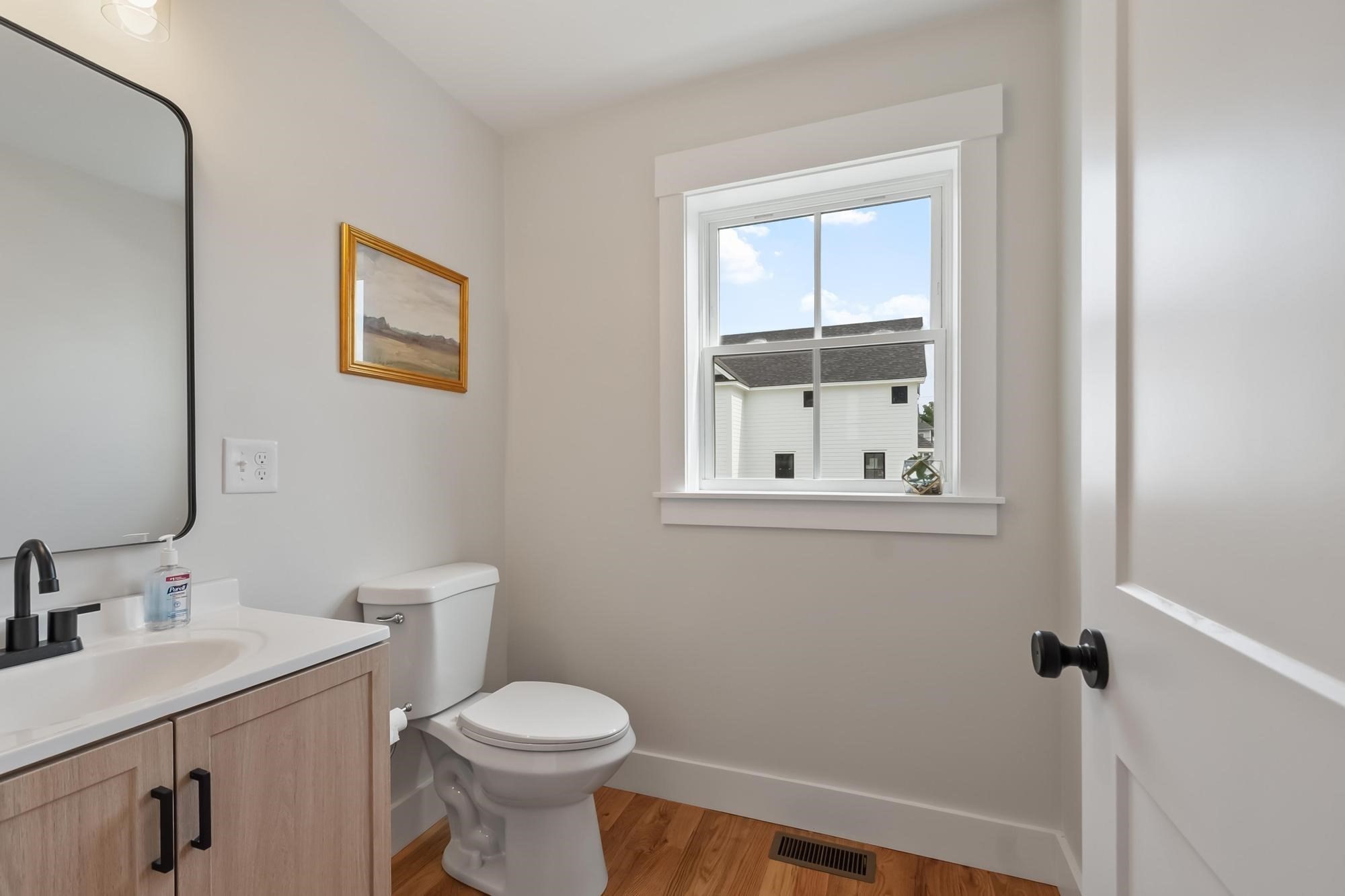 688 Westford St Property Photo 37