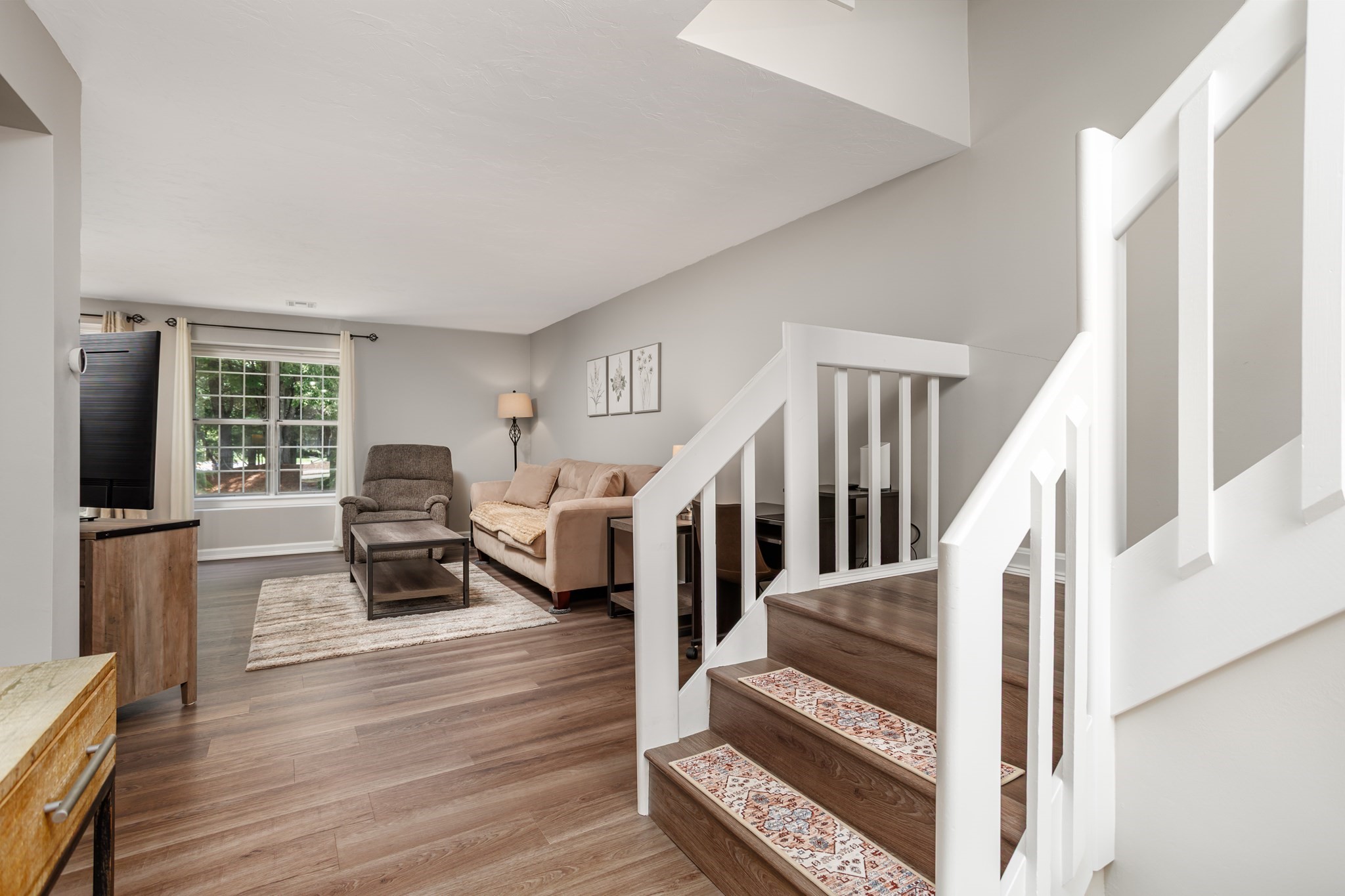 512 Ridgefield Cir # C Property Photo 3