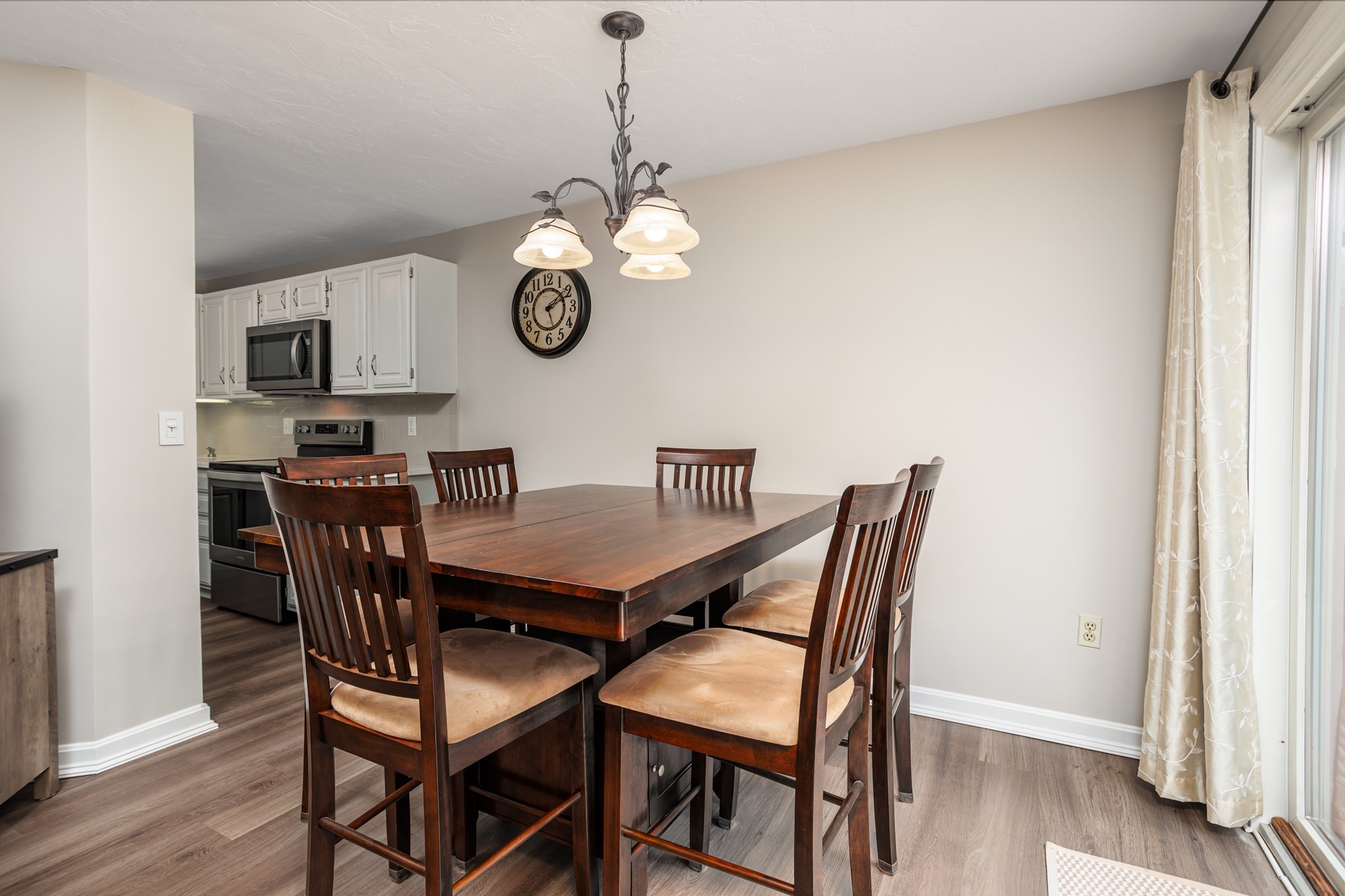 512 Ridgefield Cir # C Property Photo 7
