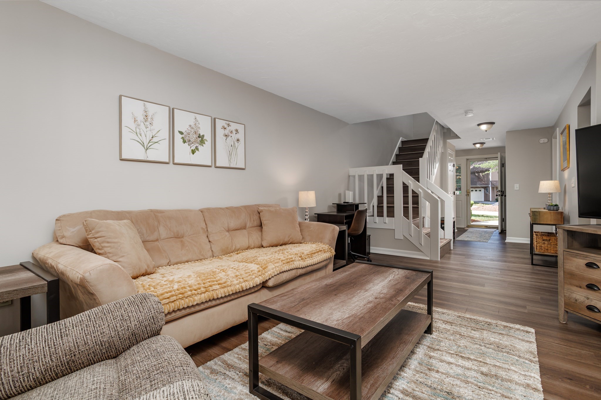 512 Ridgefield Cir # C Property Photo 12