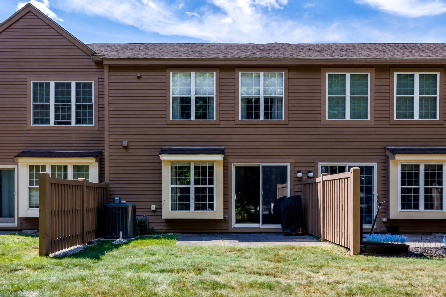 512 Ridgefield Cir # C Property Photo 24
