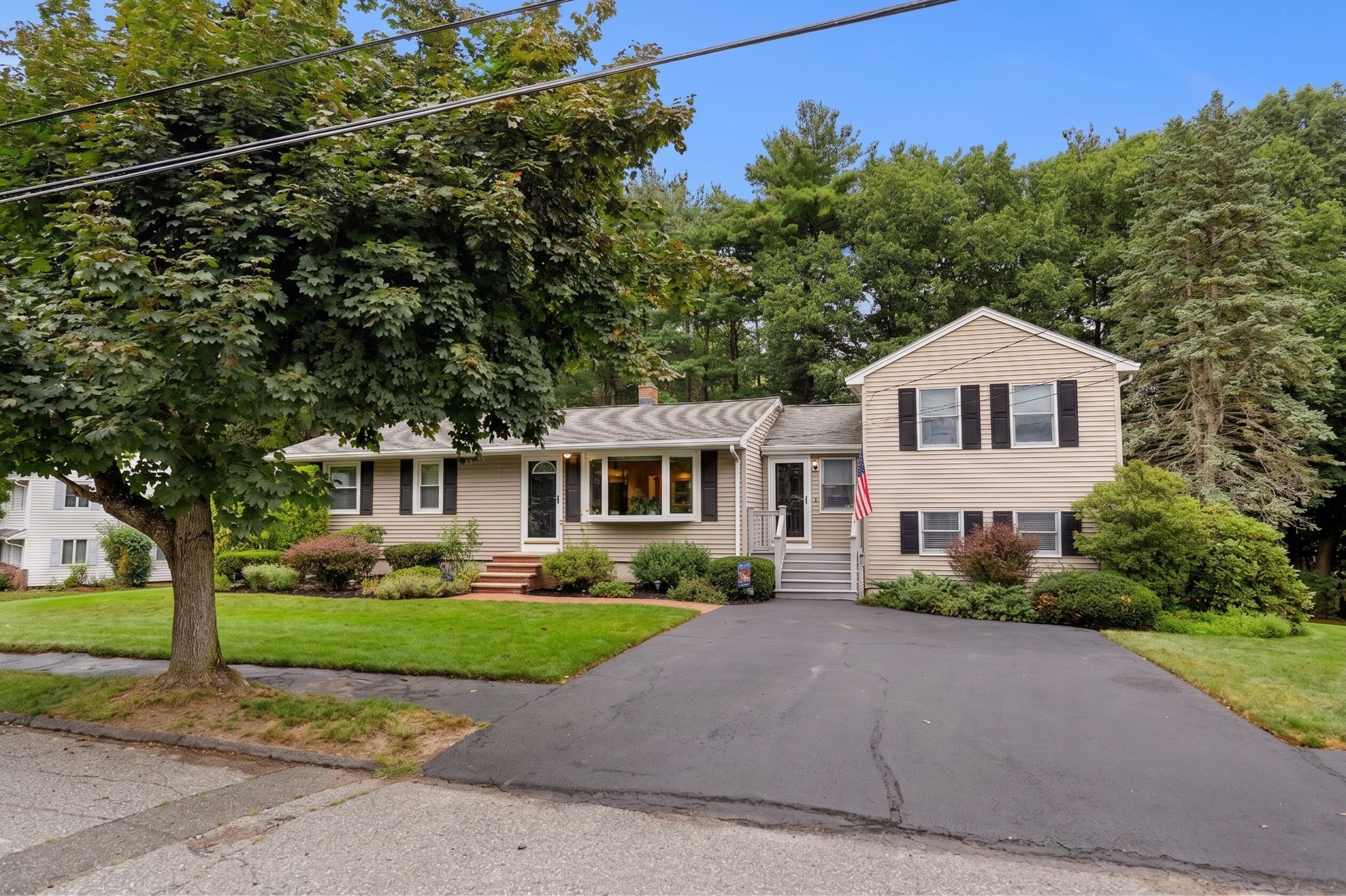 25 Glen Drive Property Photo 2