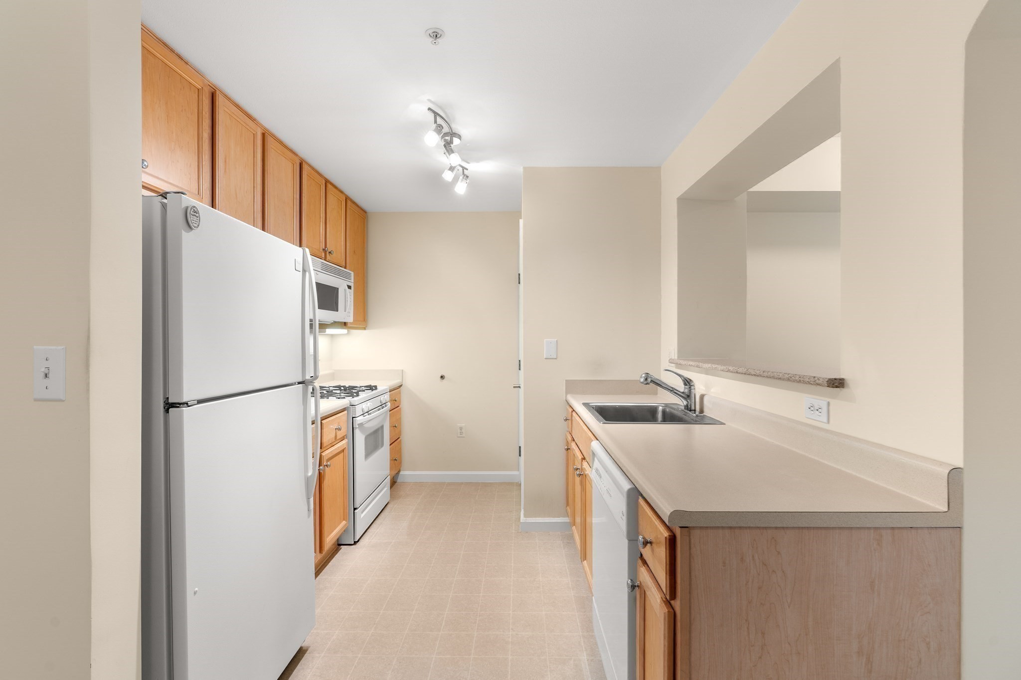 38 Village Road # 614 Property Photo 13